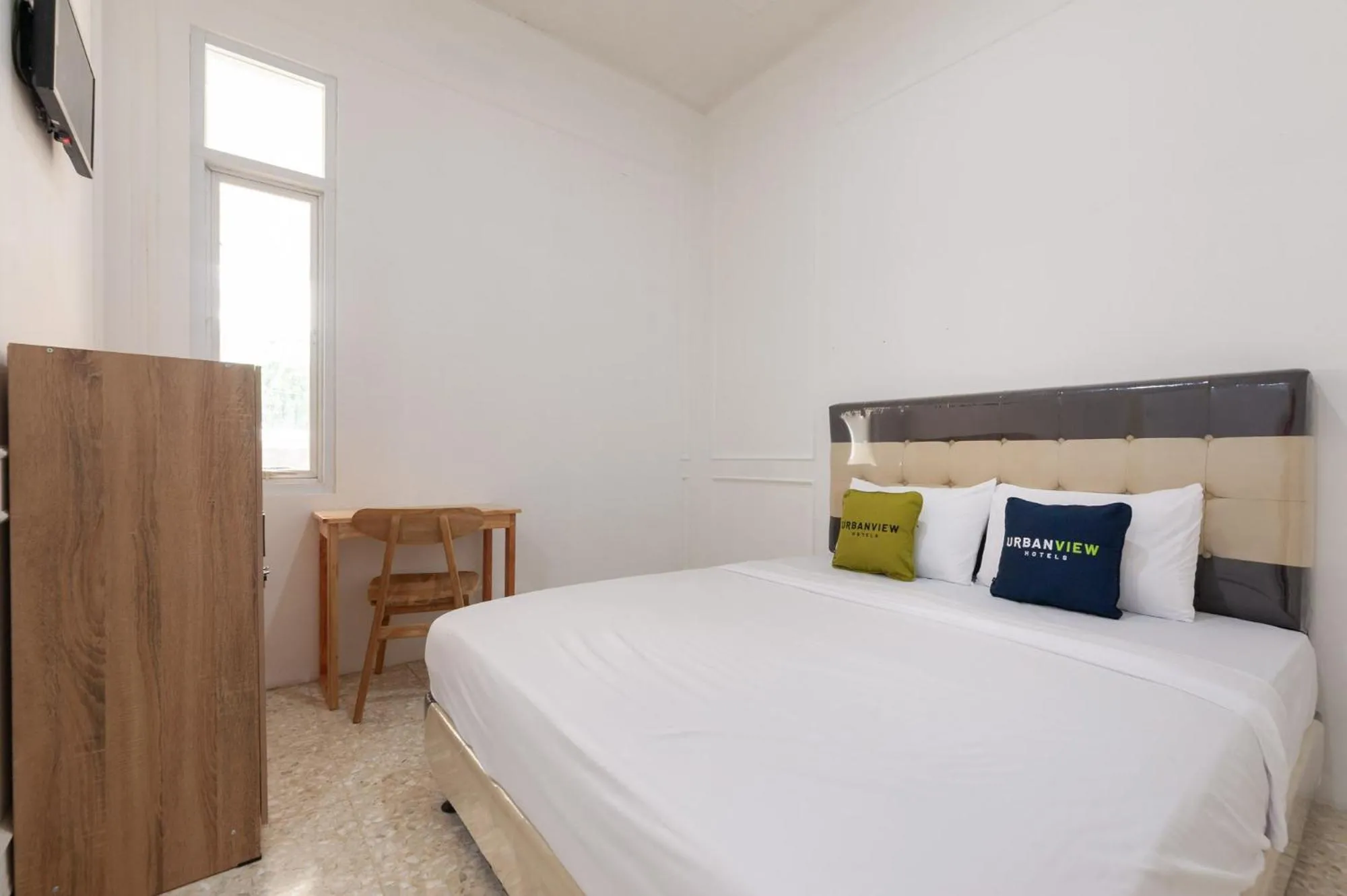Bedroom, Bed in Urbanview Hotel De Breeze Kemang Jakarta by RedDoorz