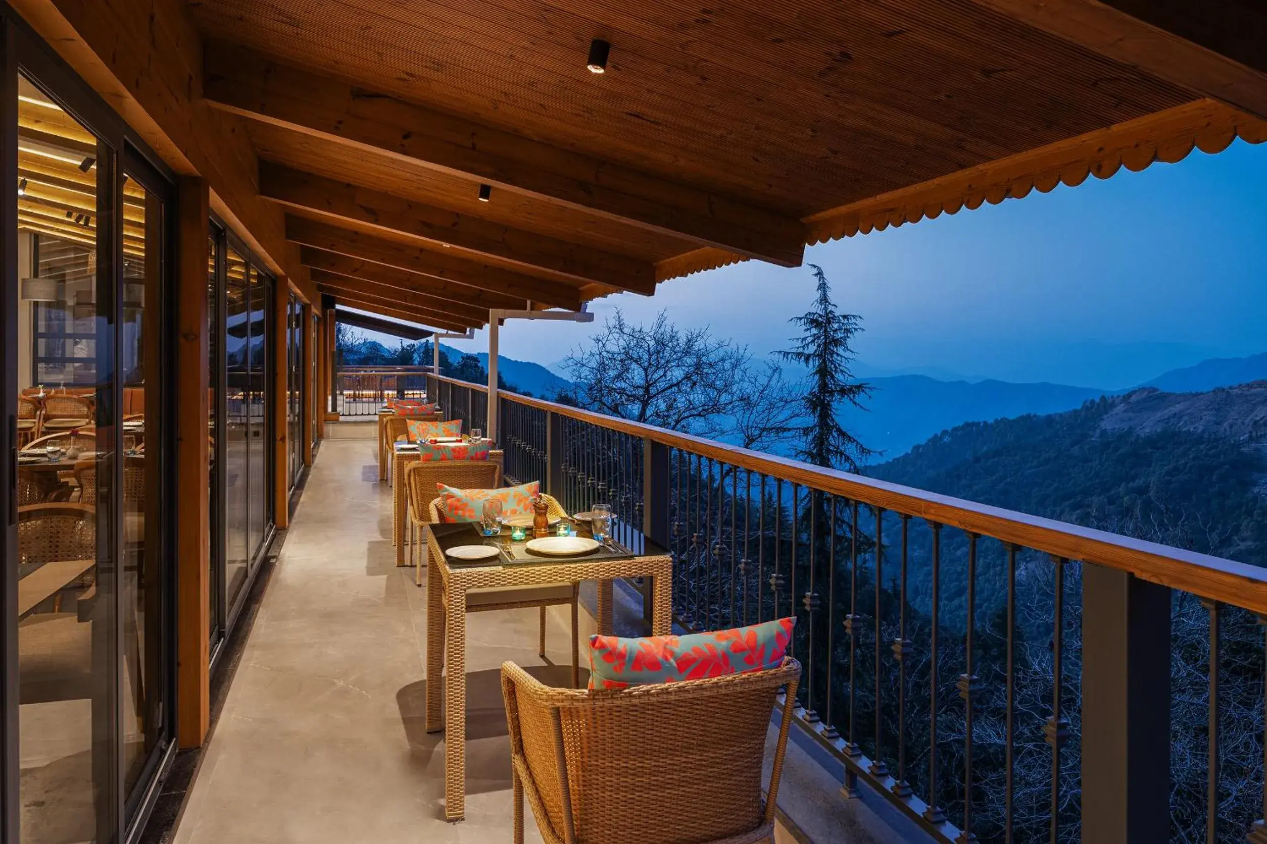 Restaurant/places to eat in juSTa Hollow Oak, Mussoorie Restaurant/places to eat in juSTa Hollow Oak, Mussoorie