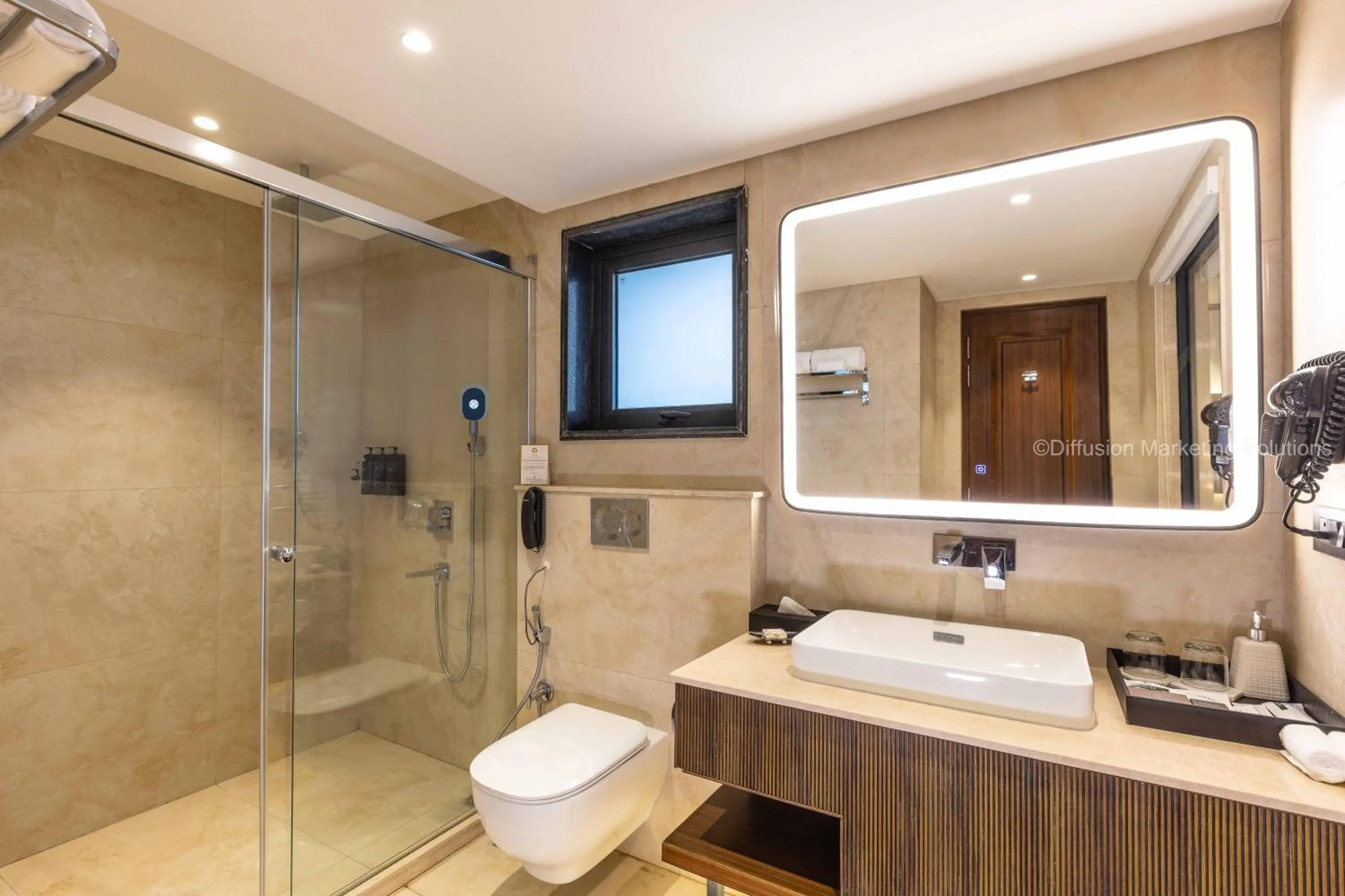 Shower in juSTa Hollow Oak, Mussoorie