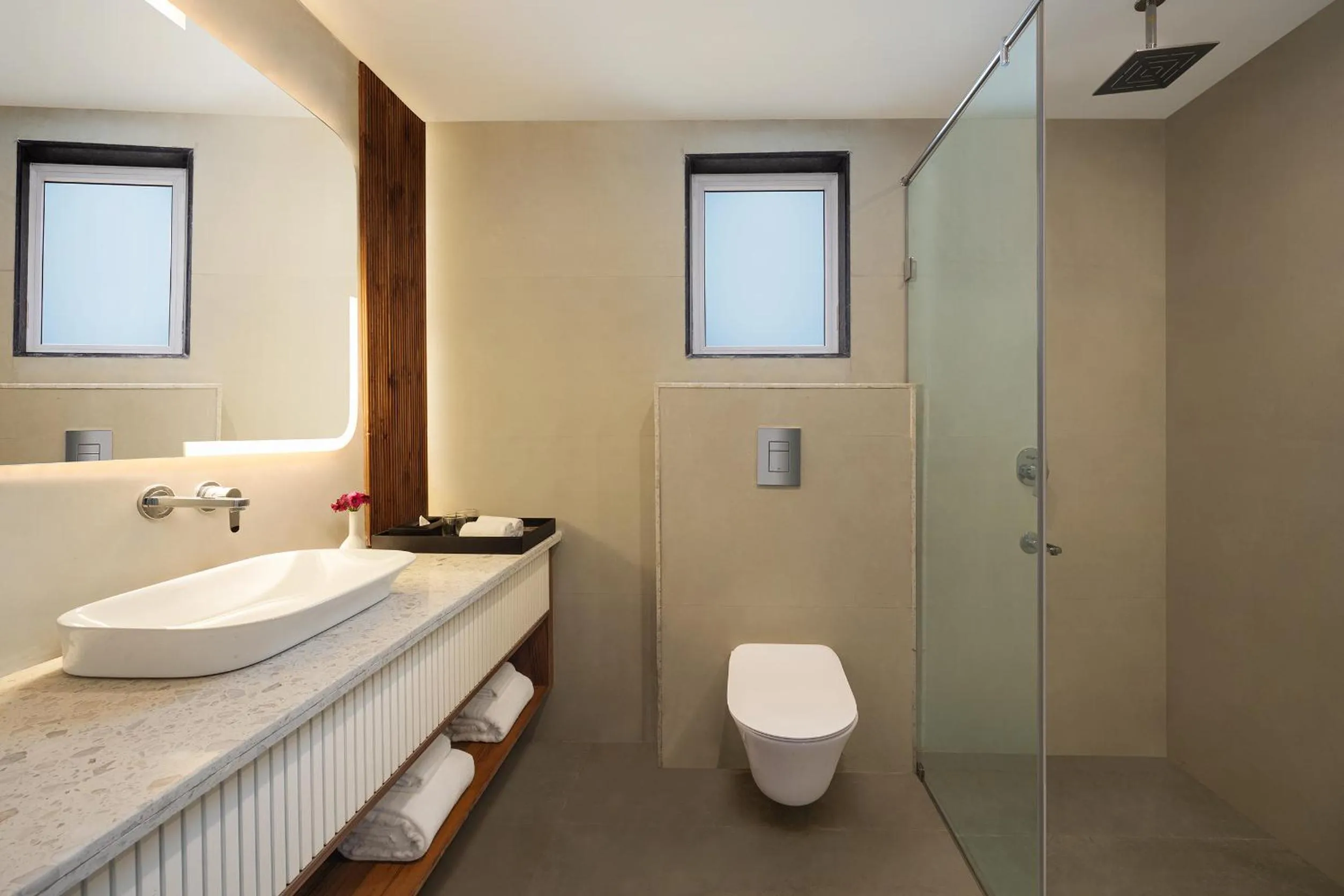 Shower in juSTa Hollow Oak, Mussoorie