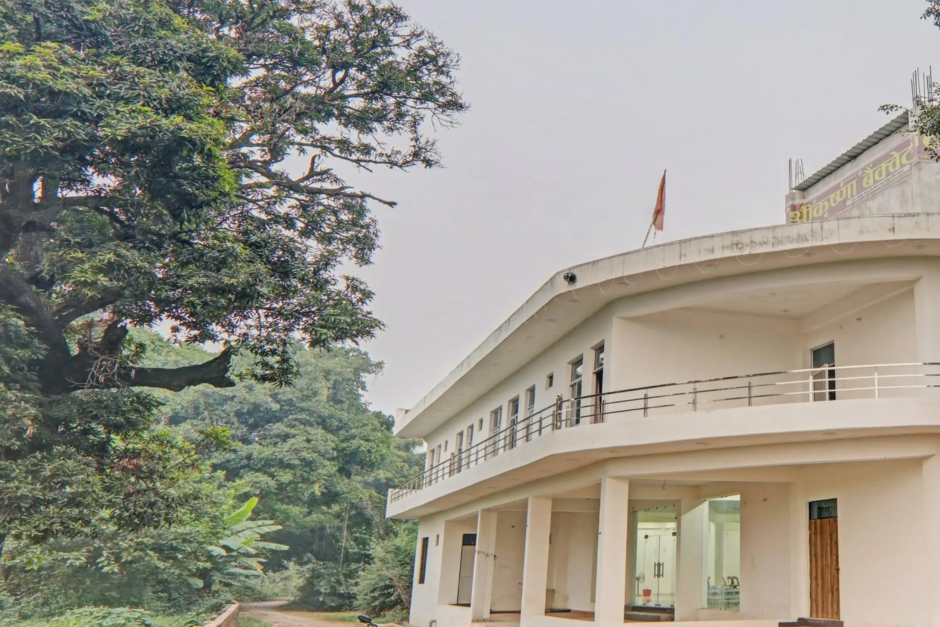 Facade/entrance in Hotel O Shri Krishna Banquet Hall Facade/entrance in Hotel O Shri Krishna Banquet Hall