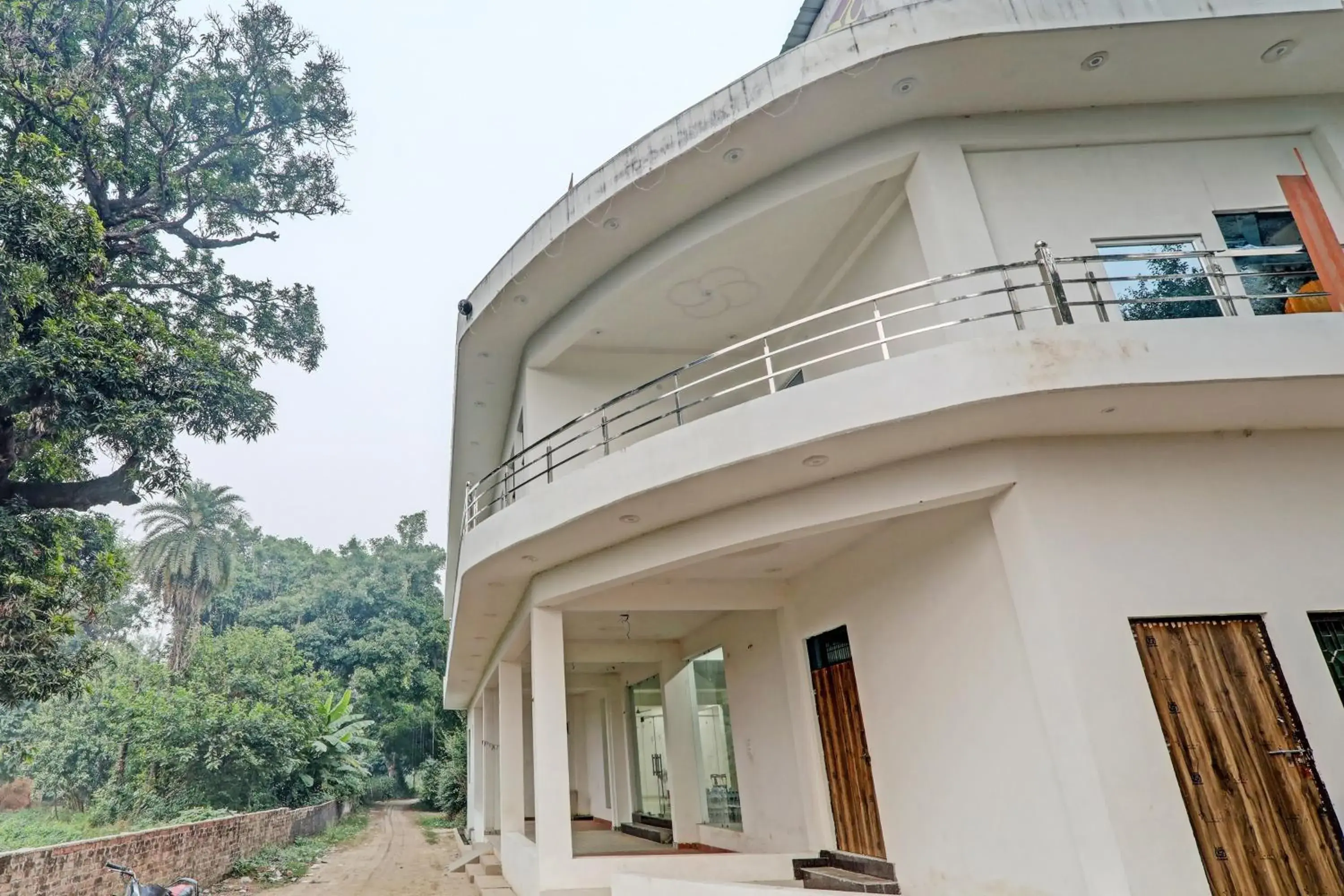Facade/entrance in Hotel O Shri Krishna Banquet Hall Facade/entrance in Hotel O Shri Krishna Banquet Hall