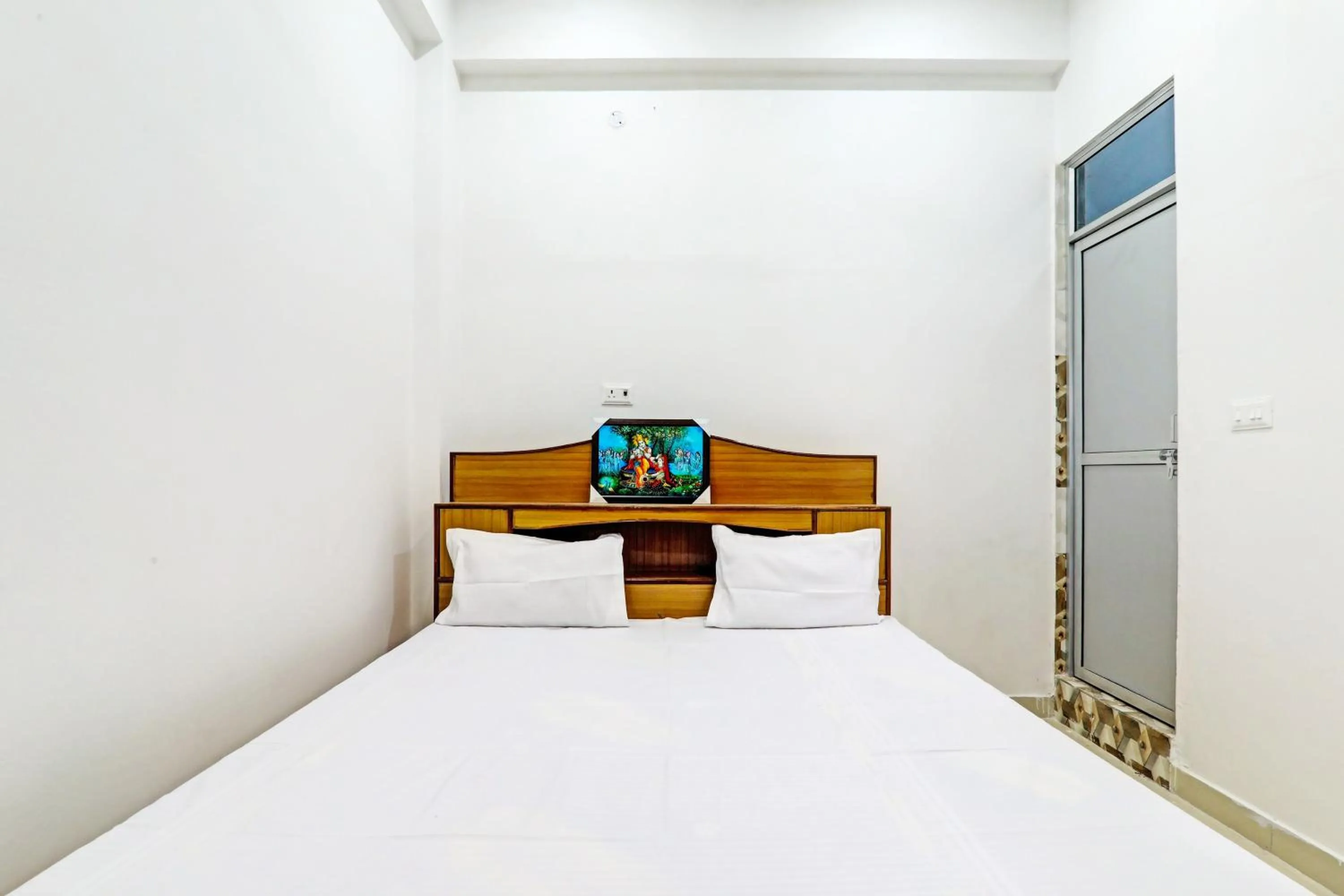 Bedroom in Hotel O Shri Krishna Banquet Hall