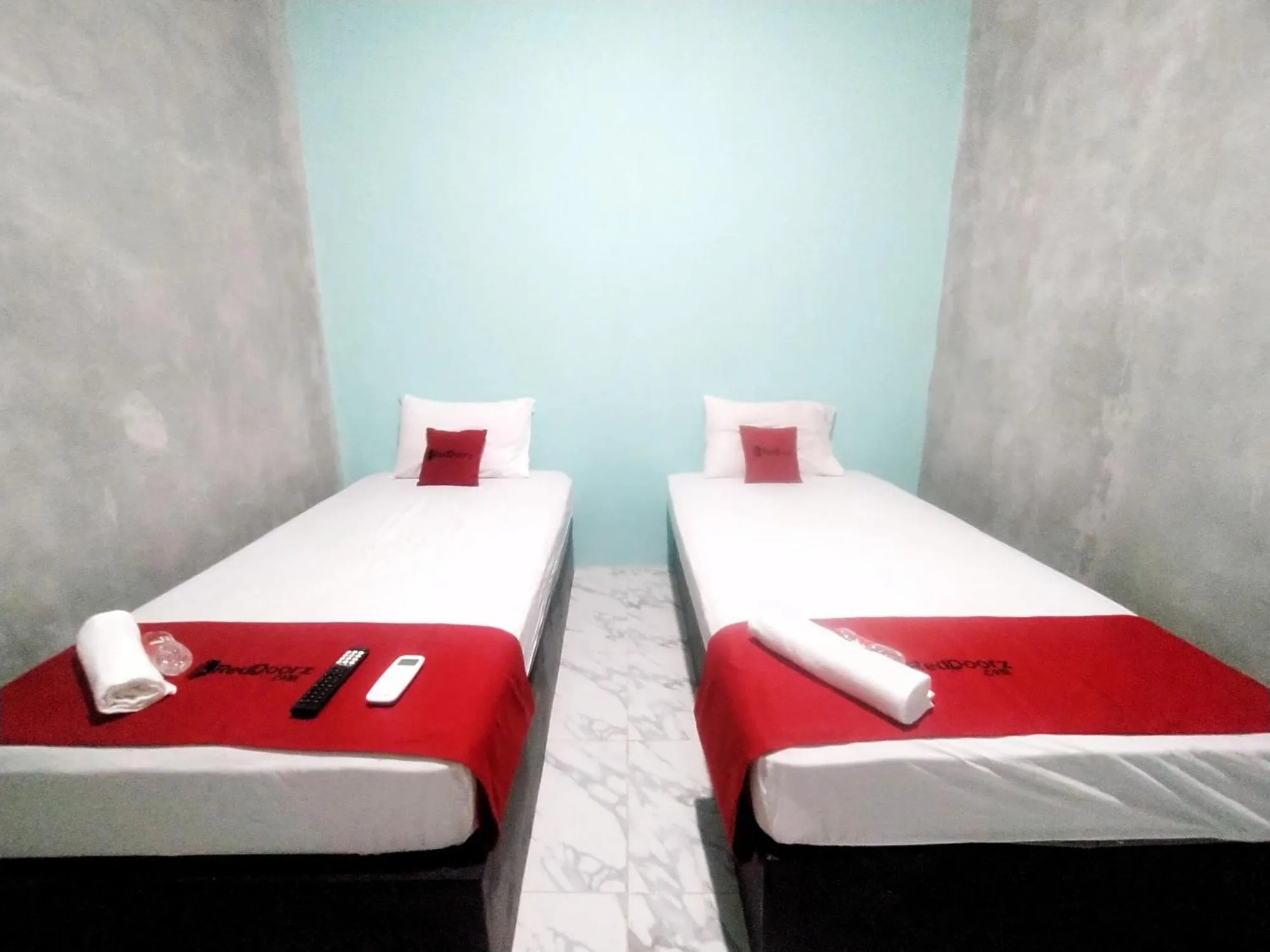 Bed in RedDoorz Syariah near Exit Tol Bojong Pekalongan