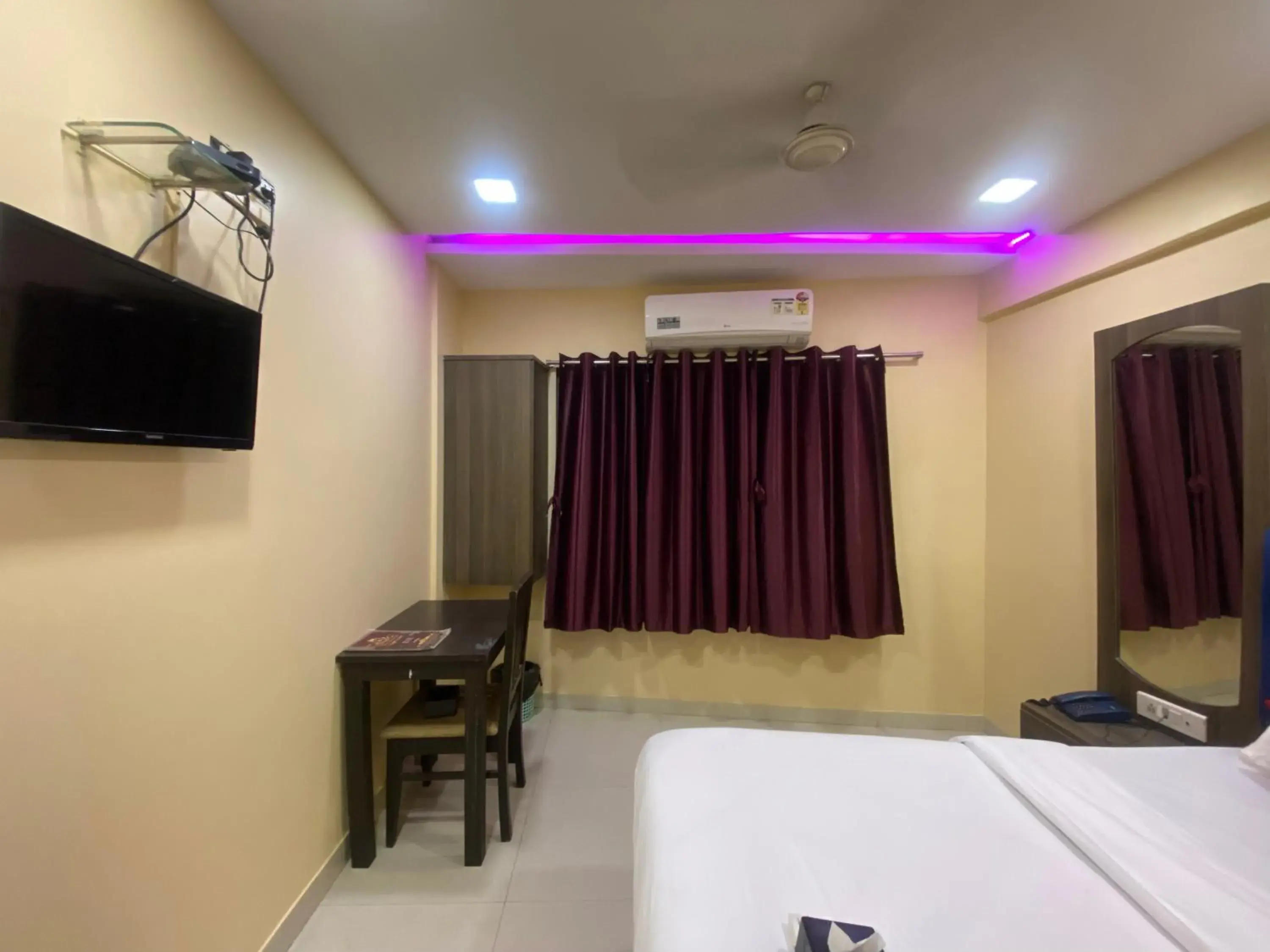 Hotel Royal Grand - Near Mumbai International Airport Hotel Royal Grand - Near Mumbai International Airport