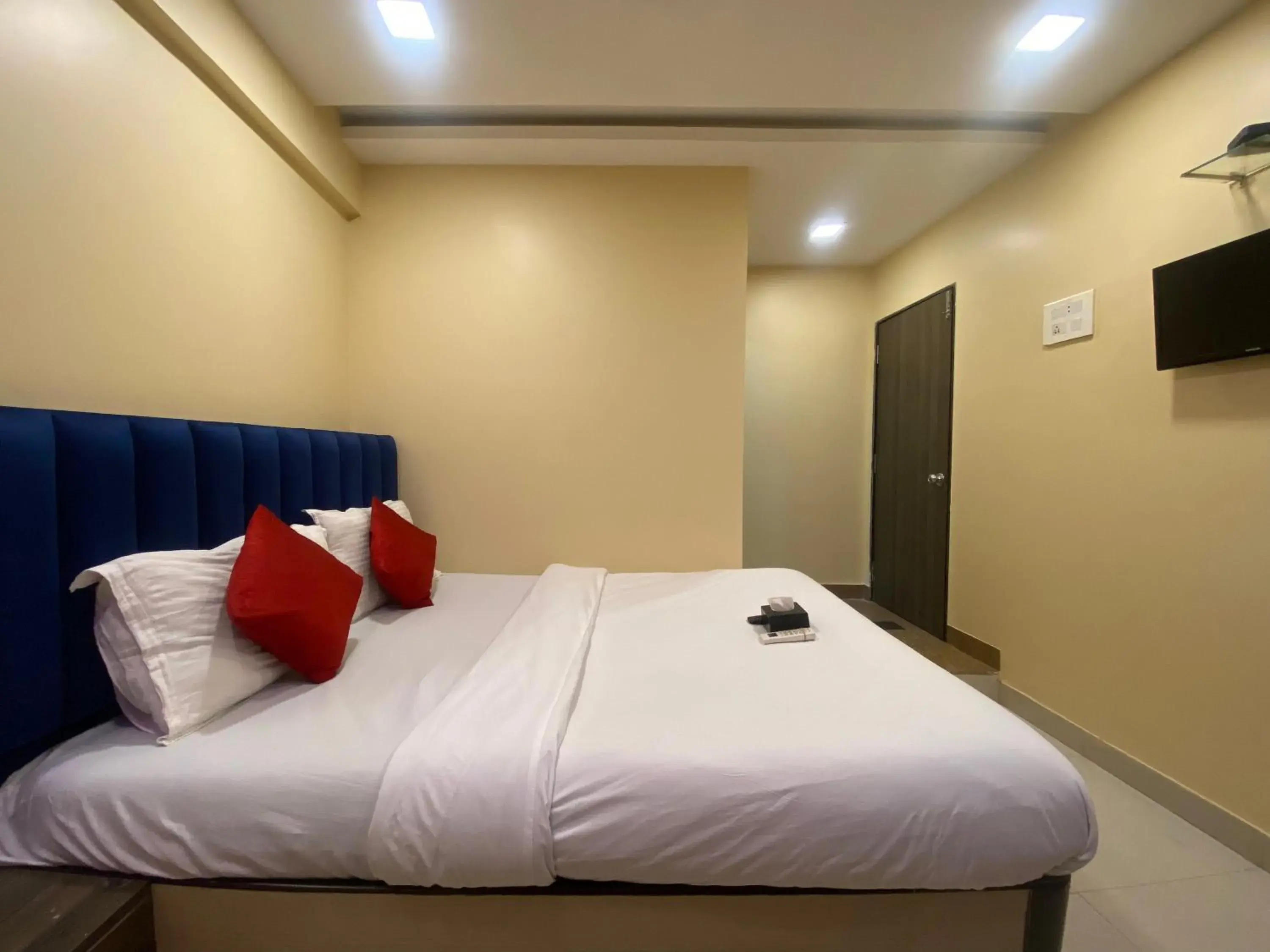 Hotel Royal Grand - Near Mumbai International Airport Hotel Royal Grand - Near Mumbai International Airport