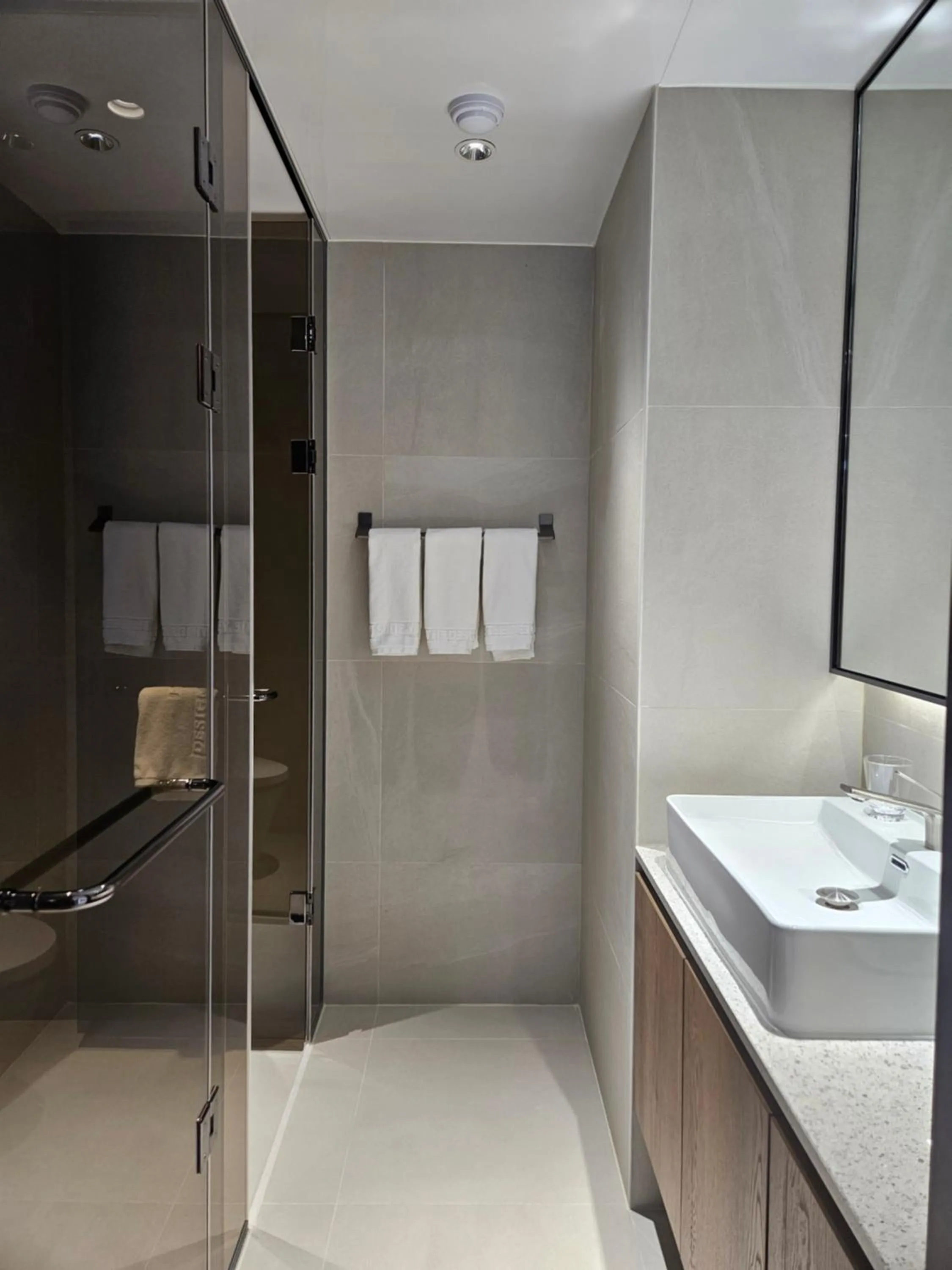 HOTEL THE DESIGNERS LYJ SUITE YEOKSAM