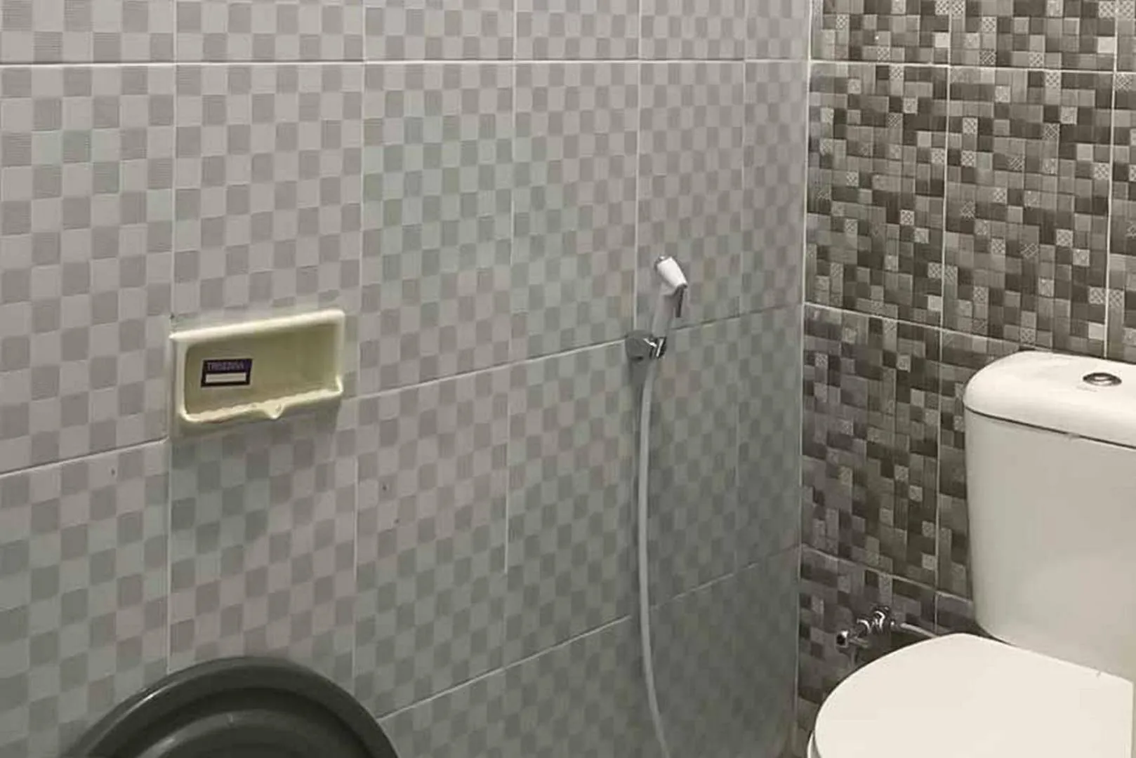 Bathroom in Algira Guest House Syariah Bogor Redpartner