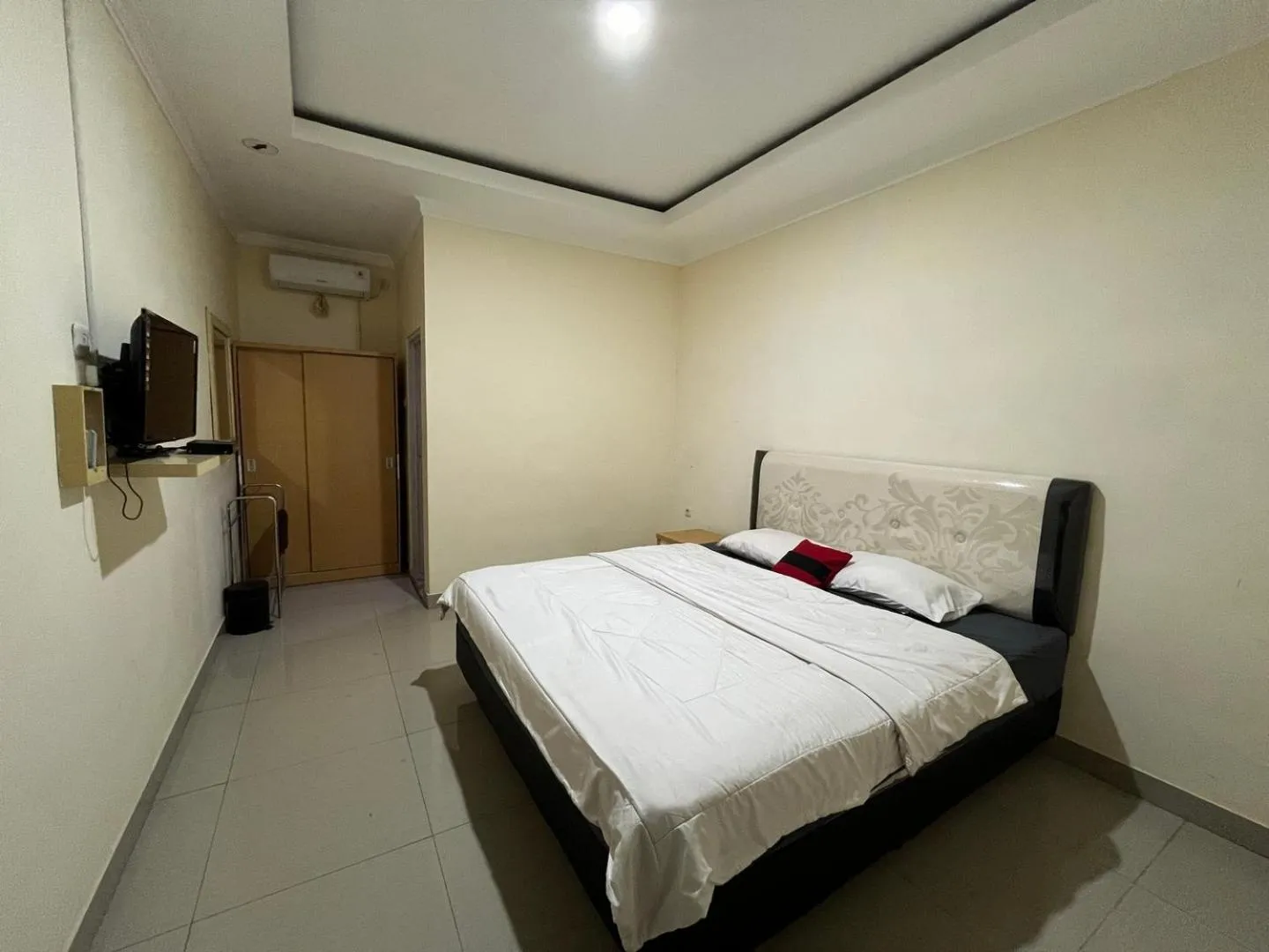 Bedroom, Bed in Omah Belimbing near ABM Malang Mitra RedDoorz