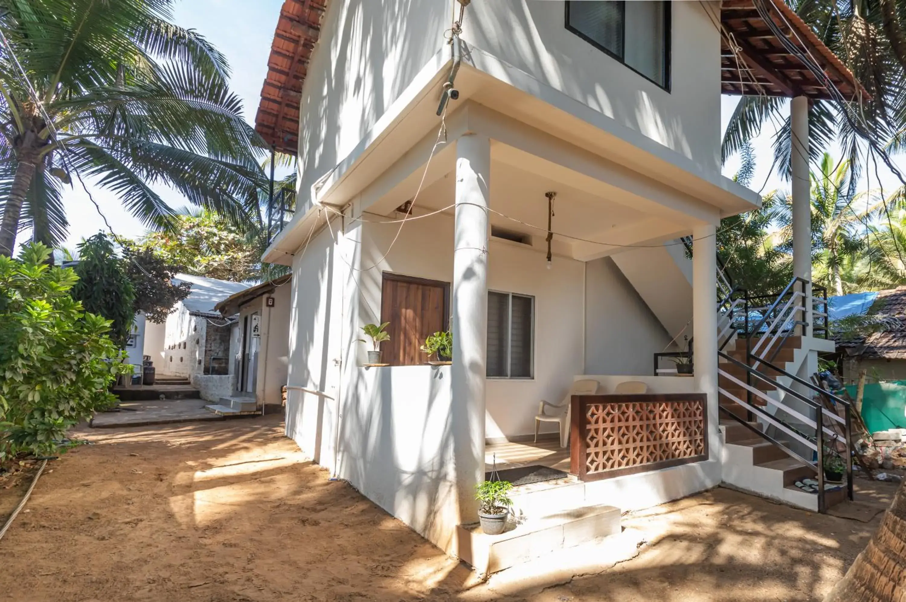 Property building in Sunset Cafe Beach Stay Property building in Sunset Cafe Beach Stay