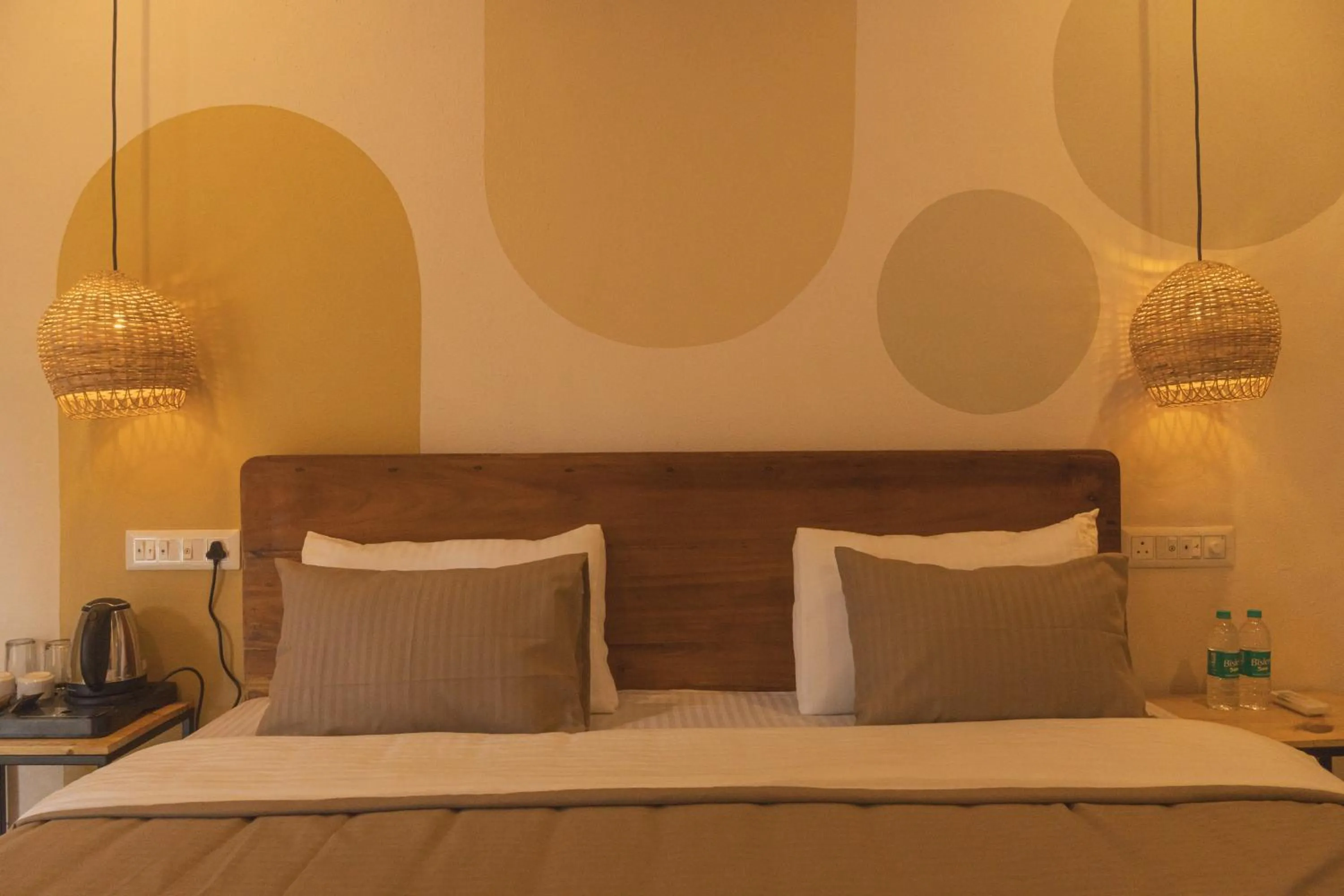 Bed in Sunset Cafe Beach Stay