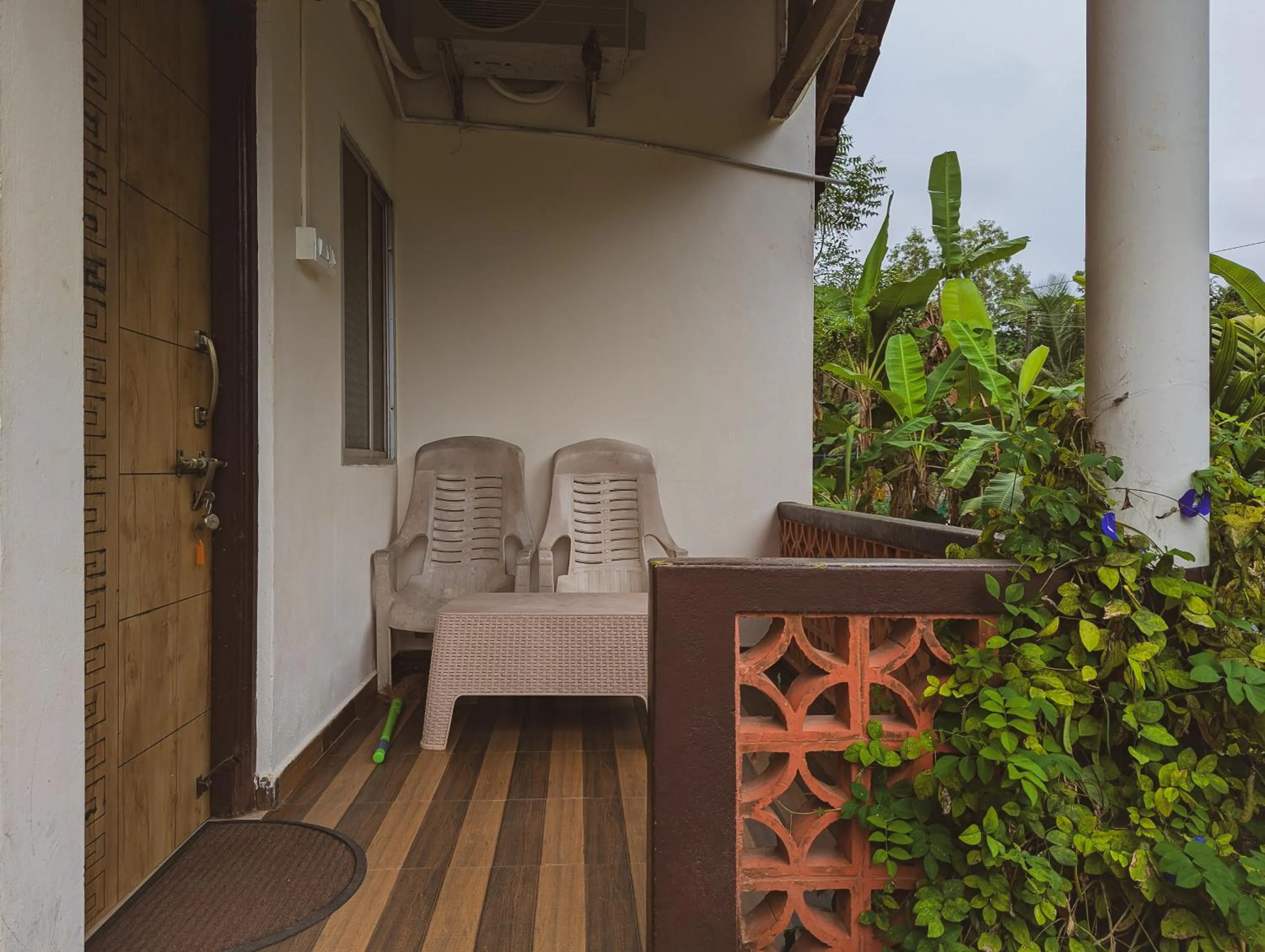 Garden view in Sunset Cafe Beach Stay