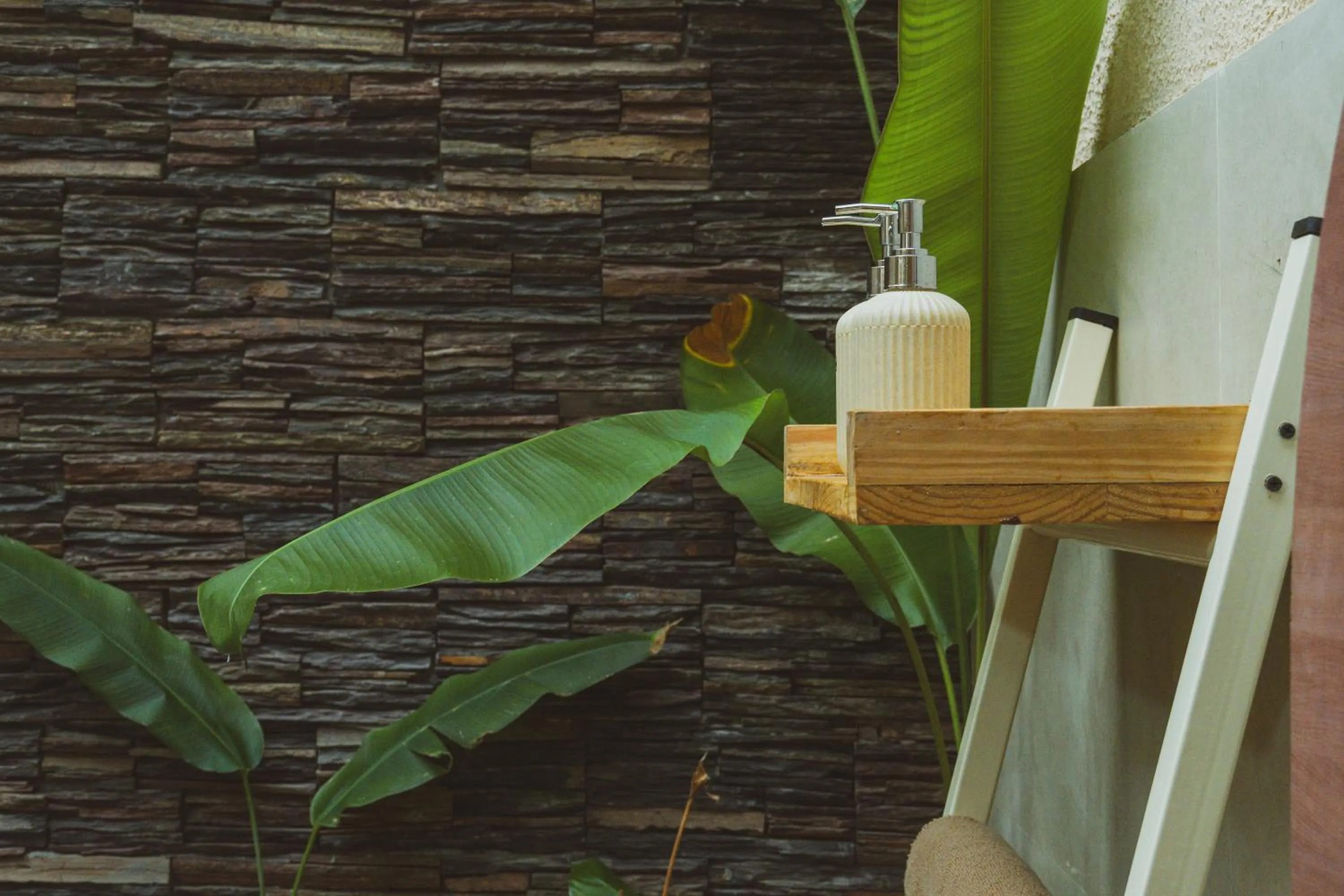 Bathroom in Sunset Cafe Beach Stay