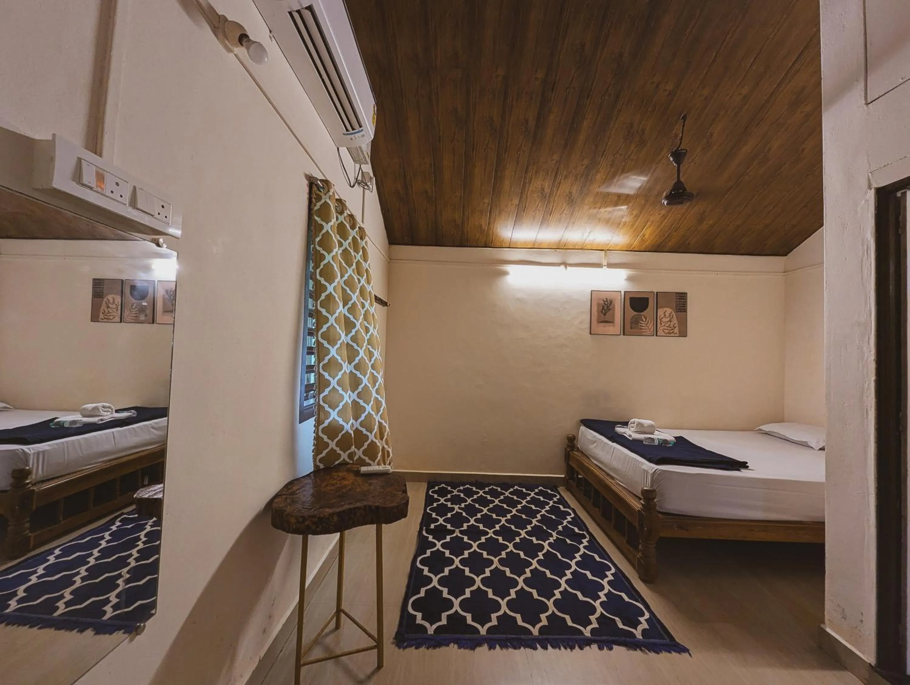 Bedroom, Bed in Sunset Cafe Beach Stay