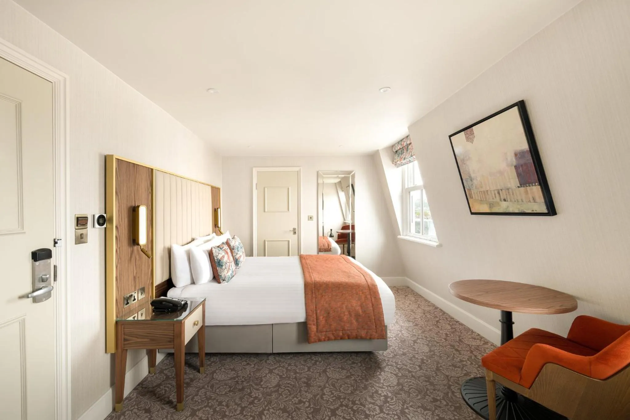 Photo of the whole room, Bed in voco The Clifton Folkestone by IHG