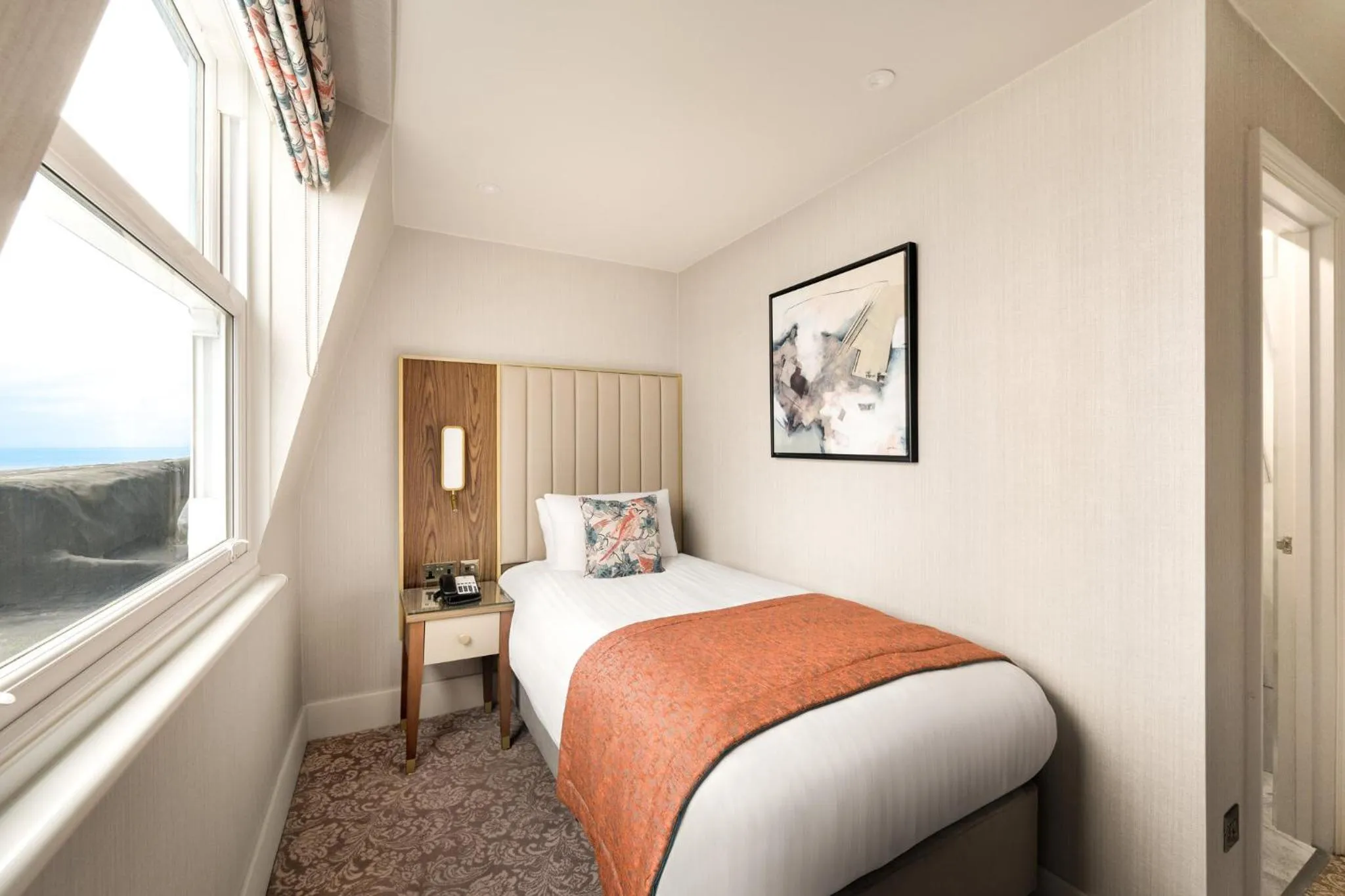 Photo of the whole room, Bed in voco The Clifton Folkestone by IHG