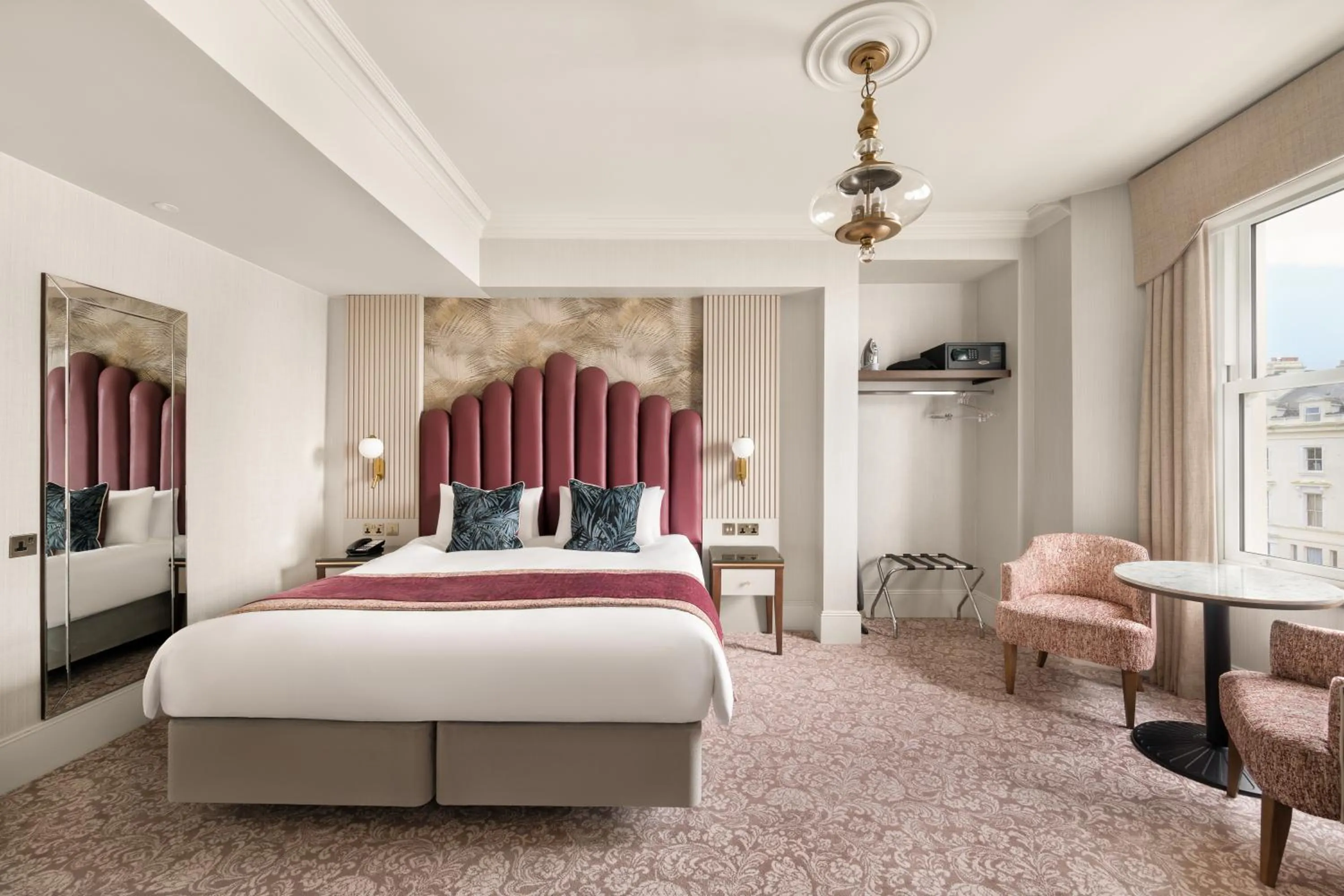 Coffee/tea facilities, Bed in voco The Clifton Folkestone by IHG