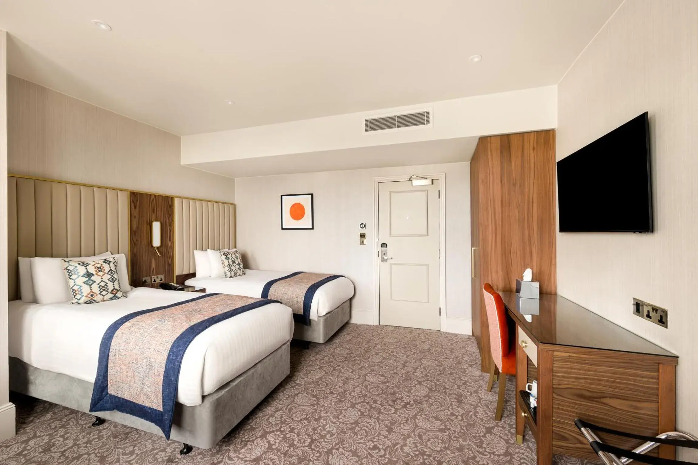 Bed in voco The Clifton Folkestone by IHG Bed in voco The Clifton Folkestone by IHG