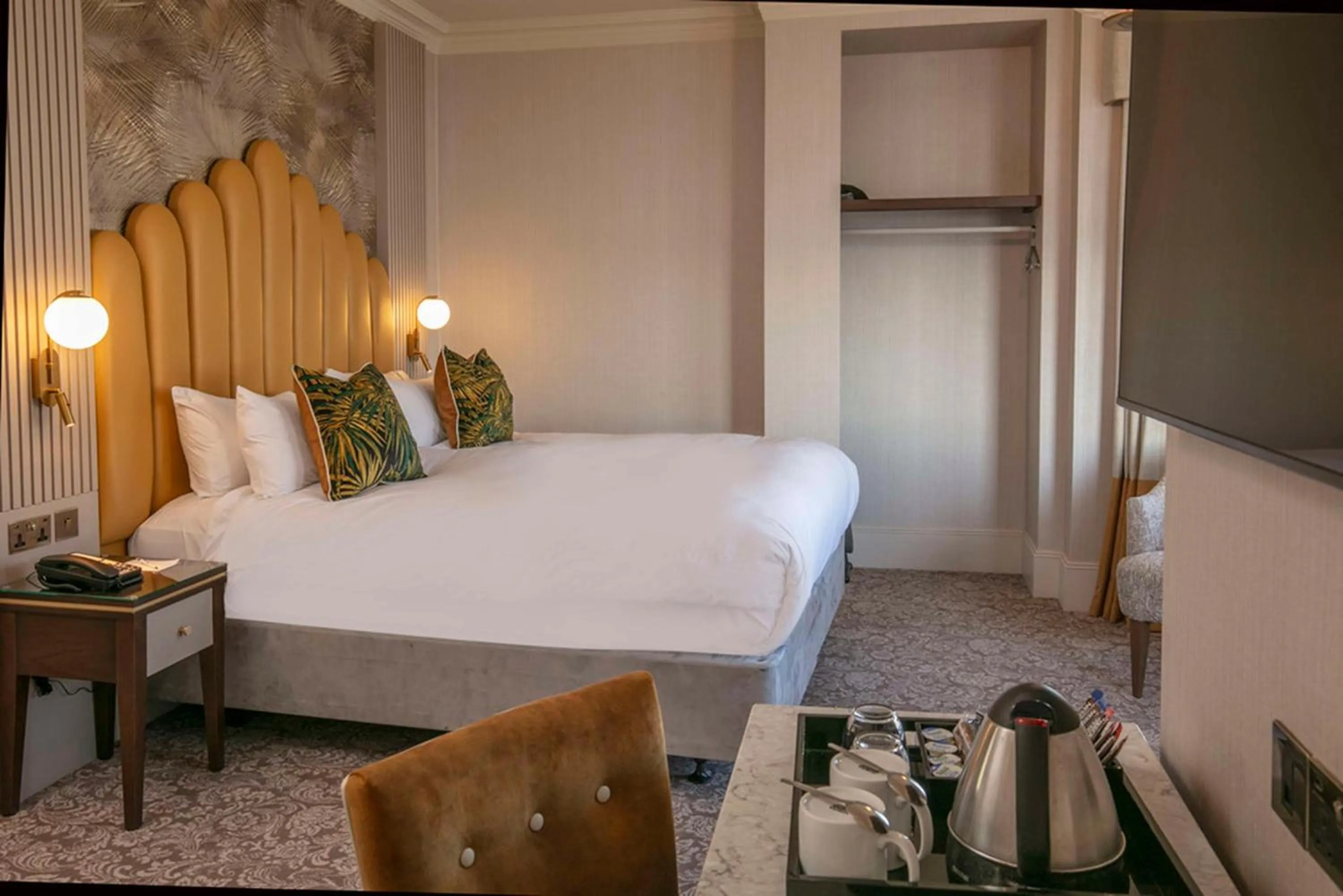 Coffee/tea facilities, Bed in voco The Clifton Folkestone by IHG