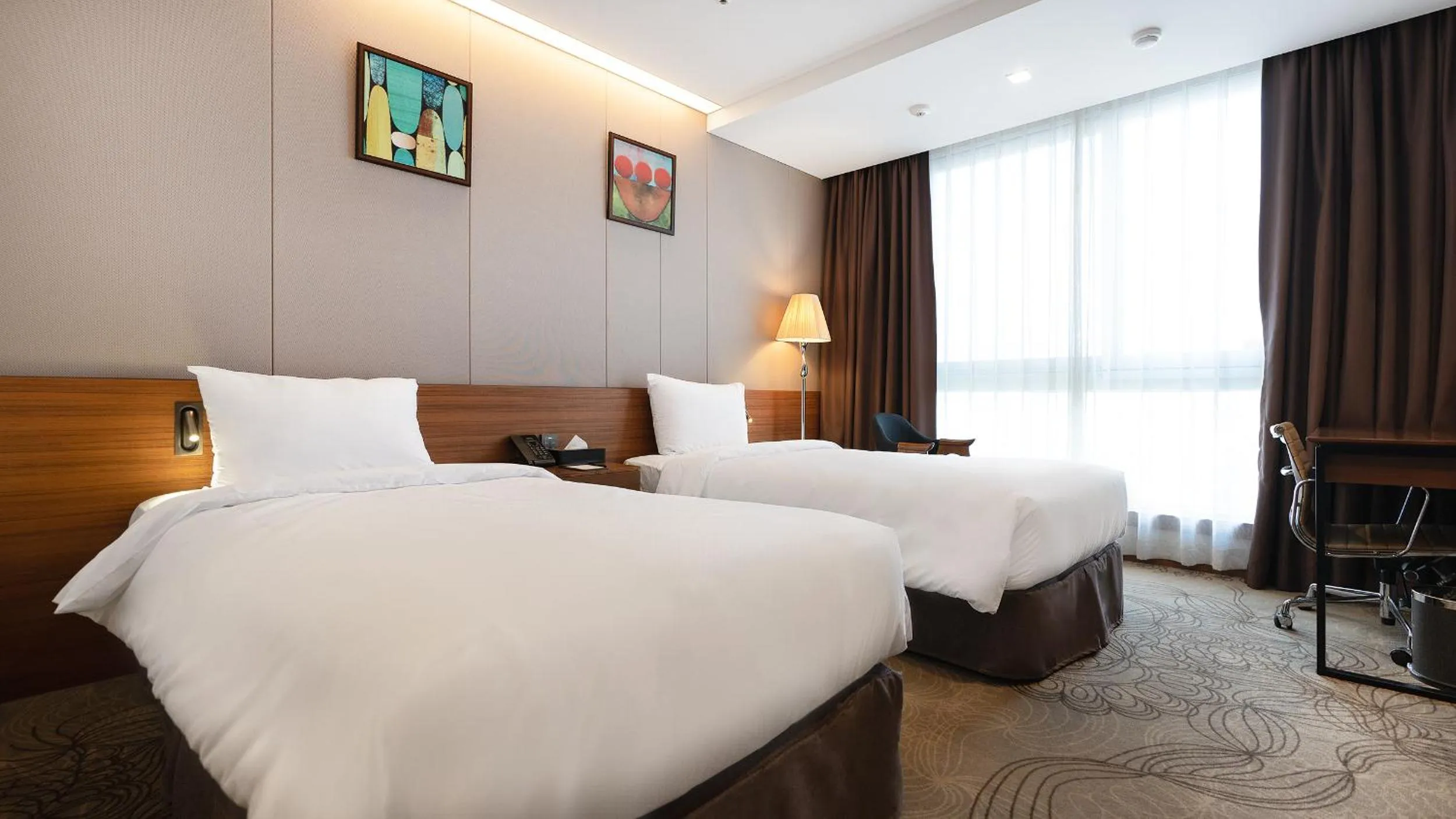 Bed in Gloucester Hotel Jeonju