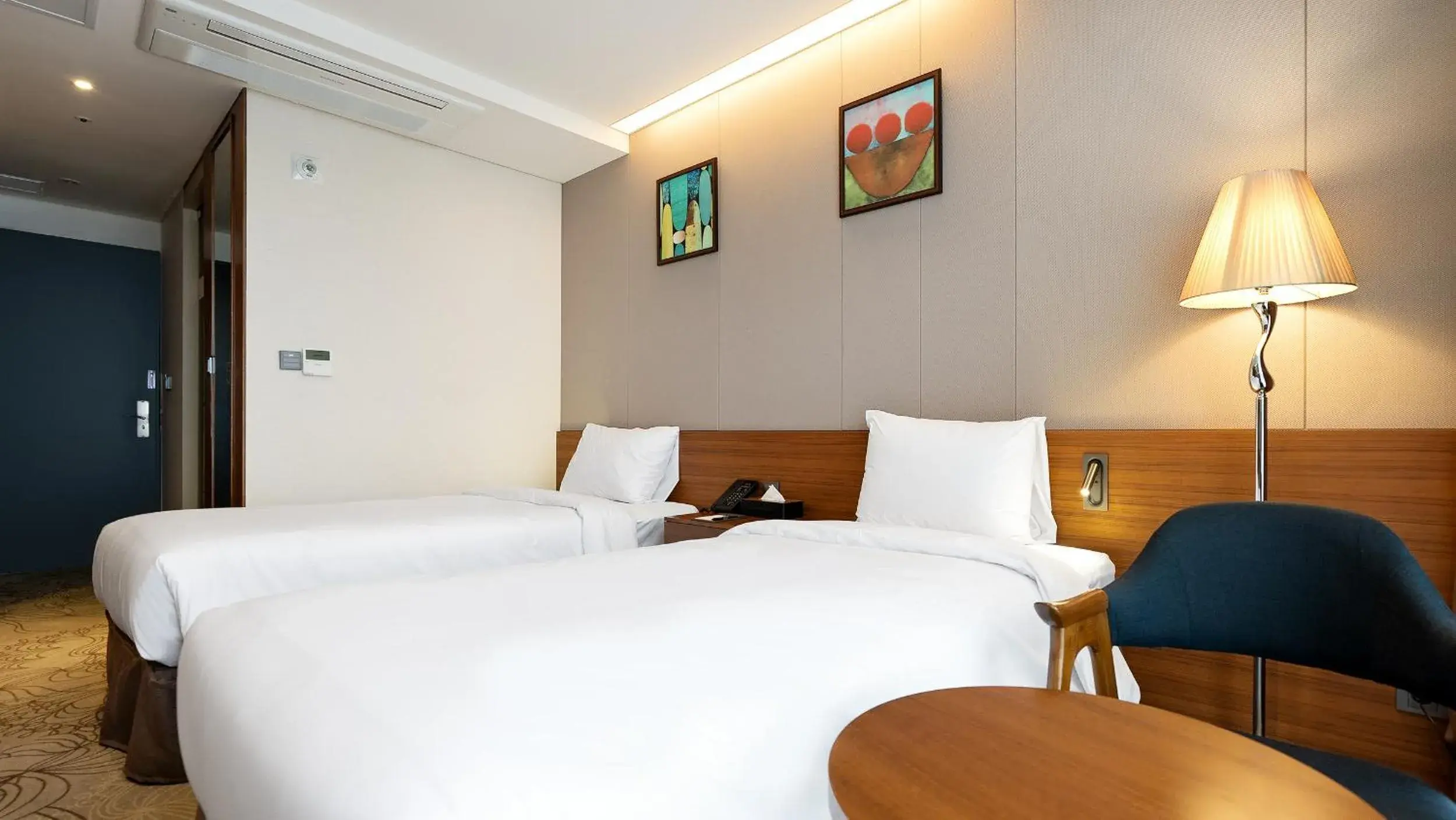 Standard Twin Room in Gloucester Hotel Jeonju Standard Twin Room in Gloucester Hotel Jeonju