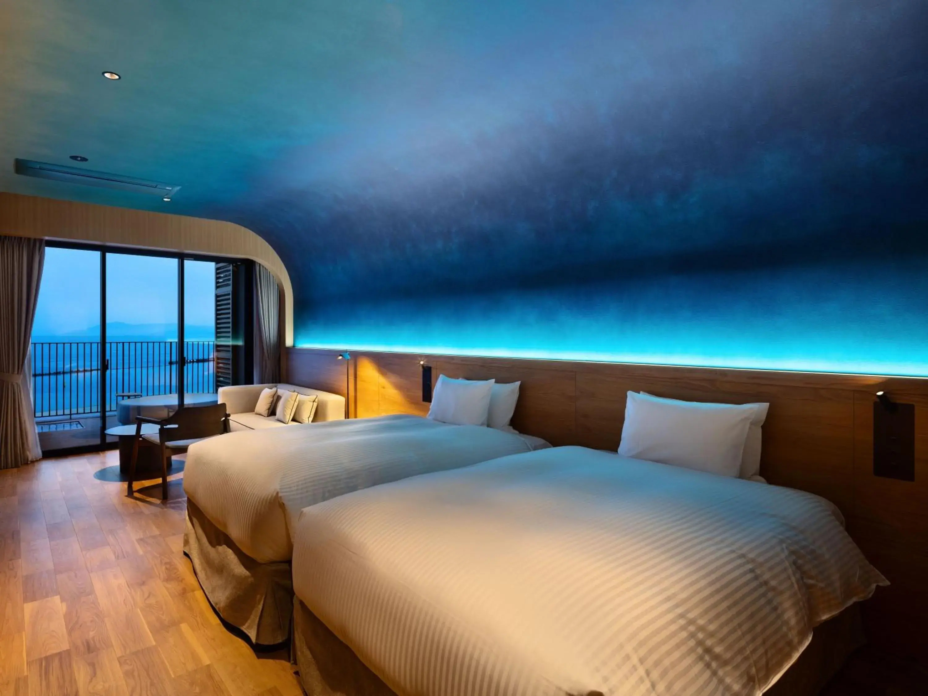 Deluxe Twin Room with Sea View in Kobe Suma Seaworld Hotel Deluxe Twin Room with Sea View in Kobe Suma Seaworld Hotel