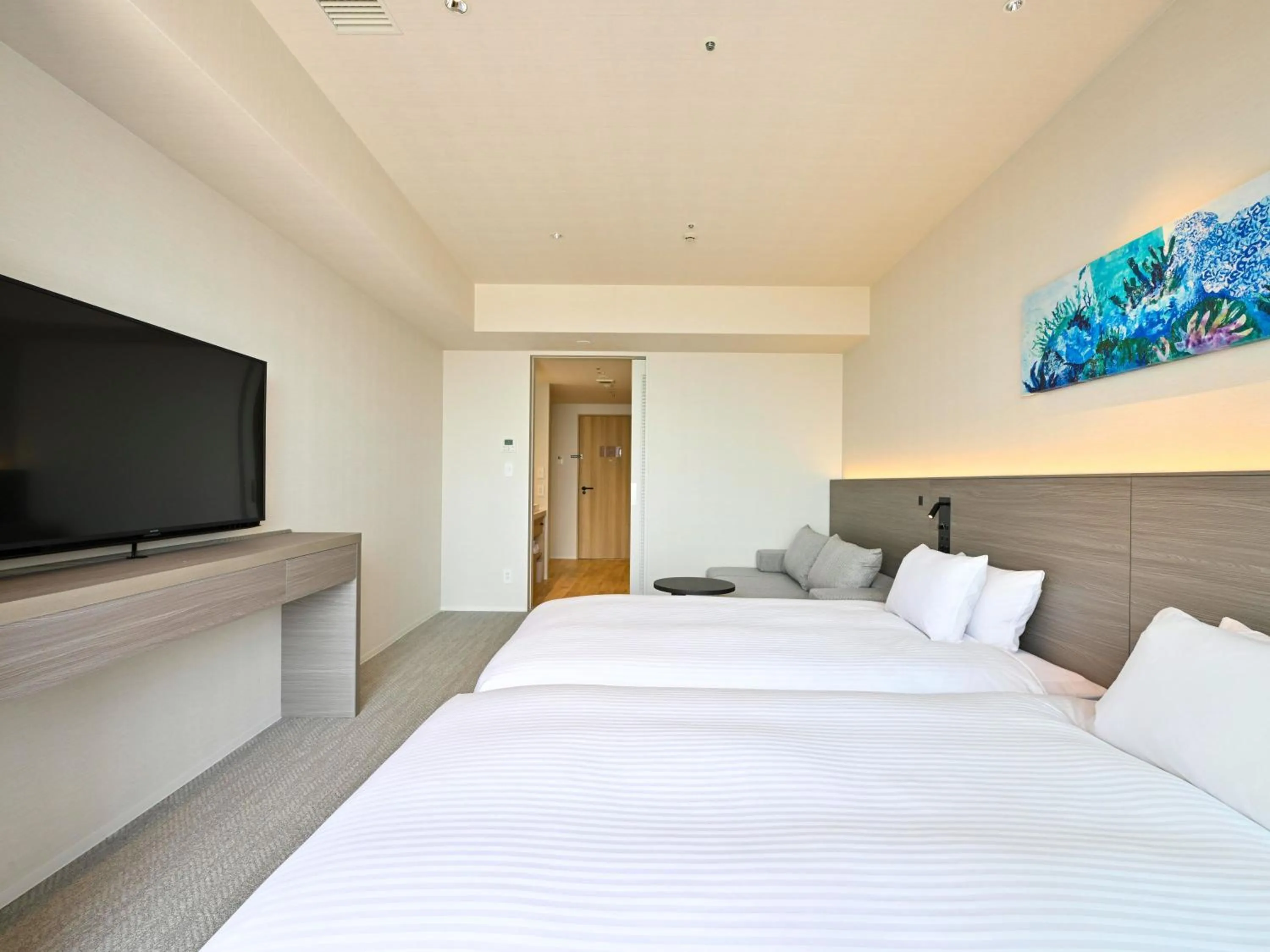 Superior Twin Room with Sea View in Kobe Suma Seaworld Hotel
