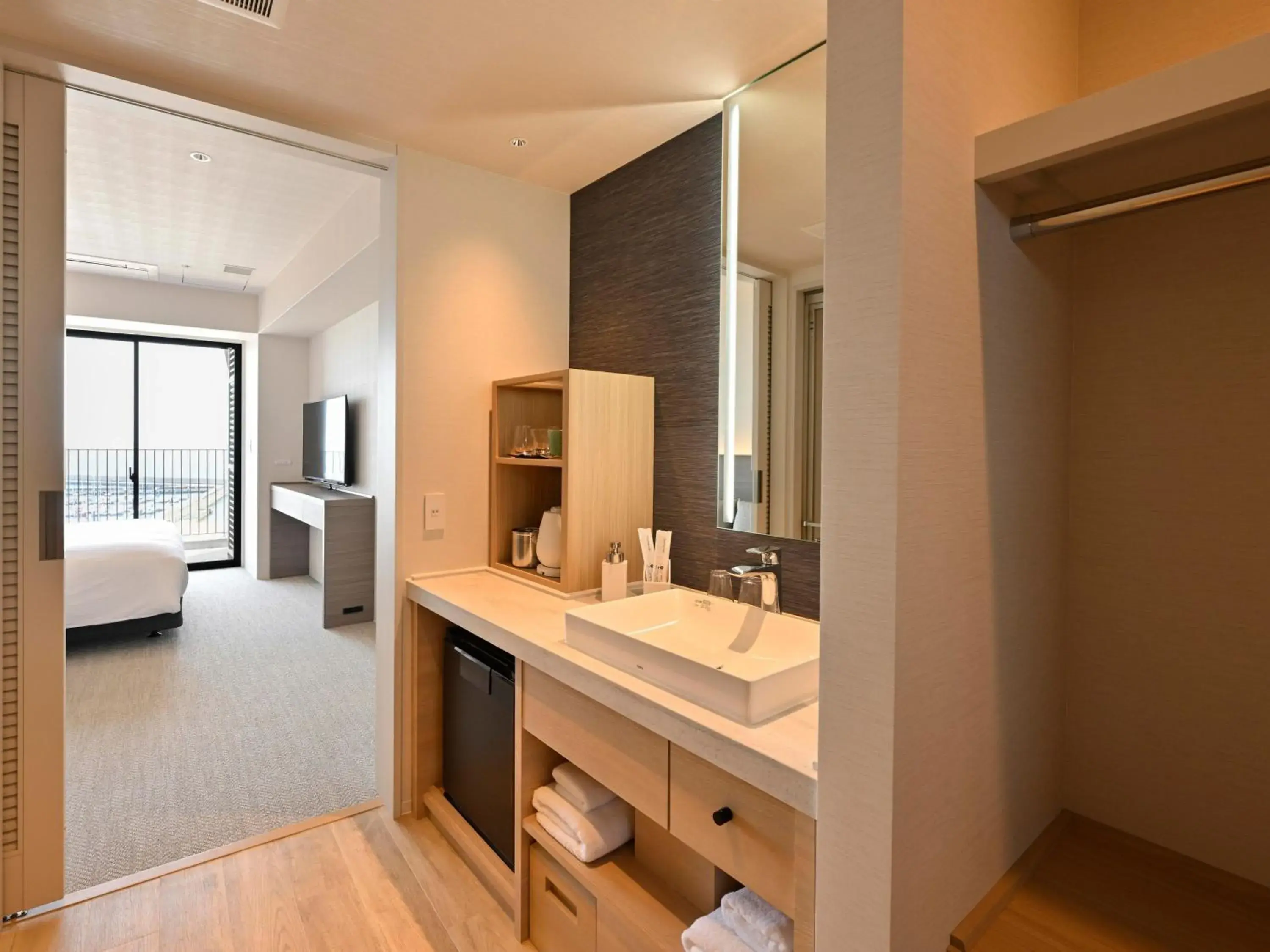 Superior Twin Room with Sea View in Kobe Suma Seaworld Hotel Superior Twin Room with Sea View in Kobe Suma Seaworld Hotel