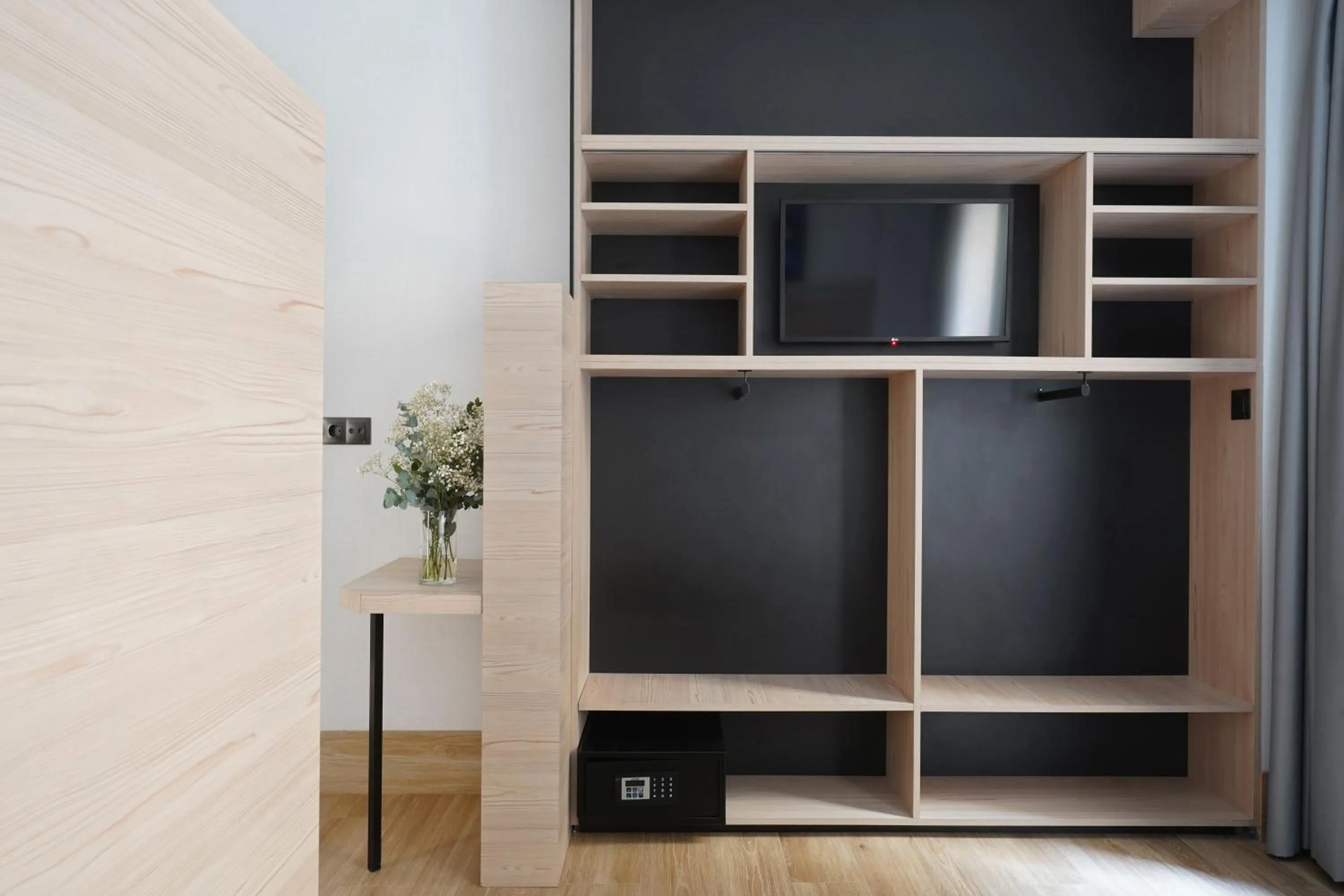 TV and multimedia in Numa Madrid Goya