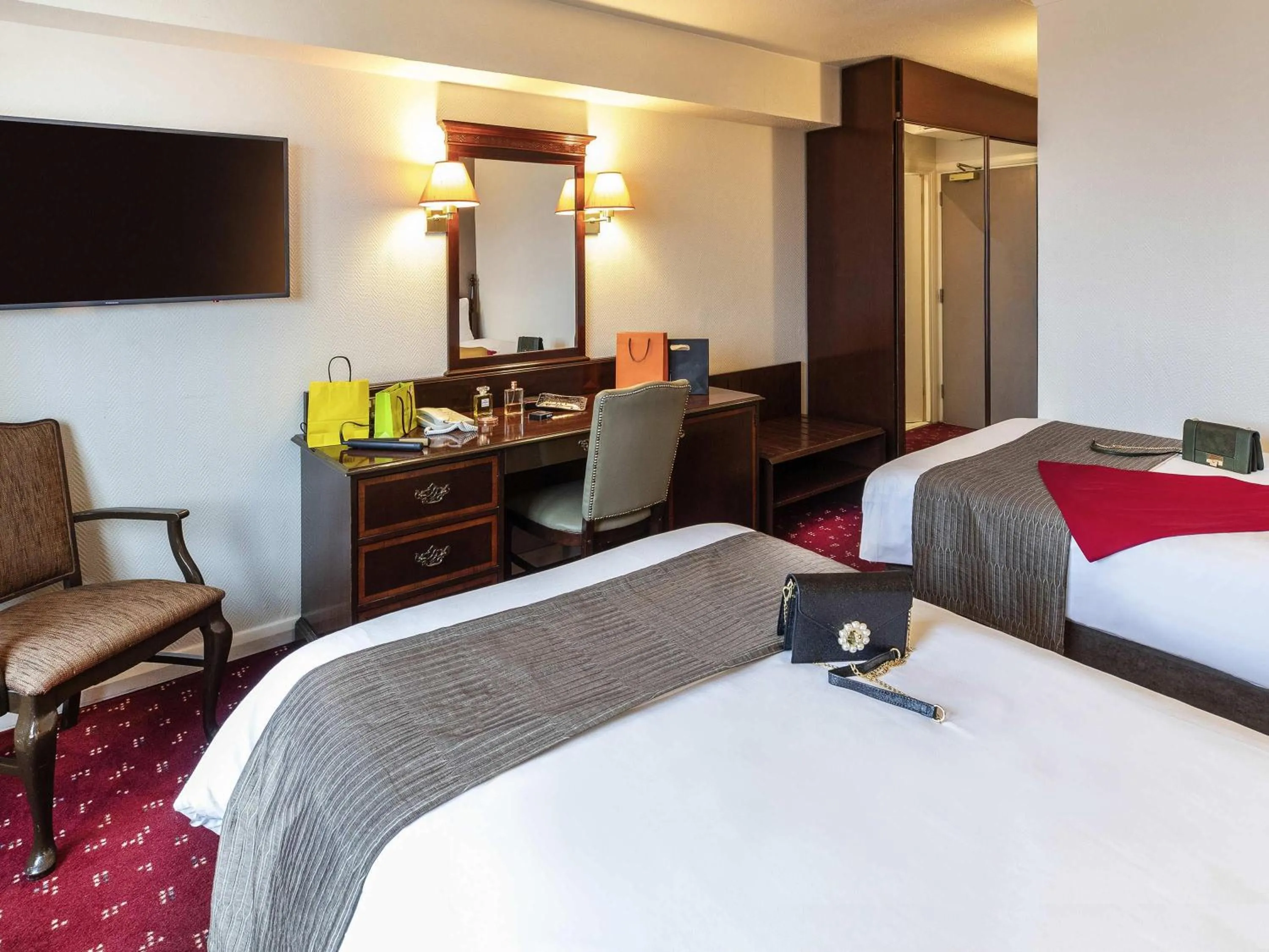 Bedroom, Bed in ibis London Earls Court