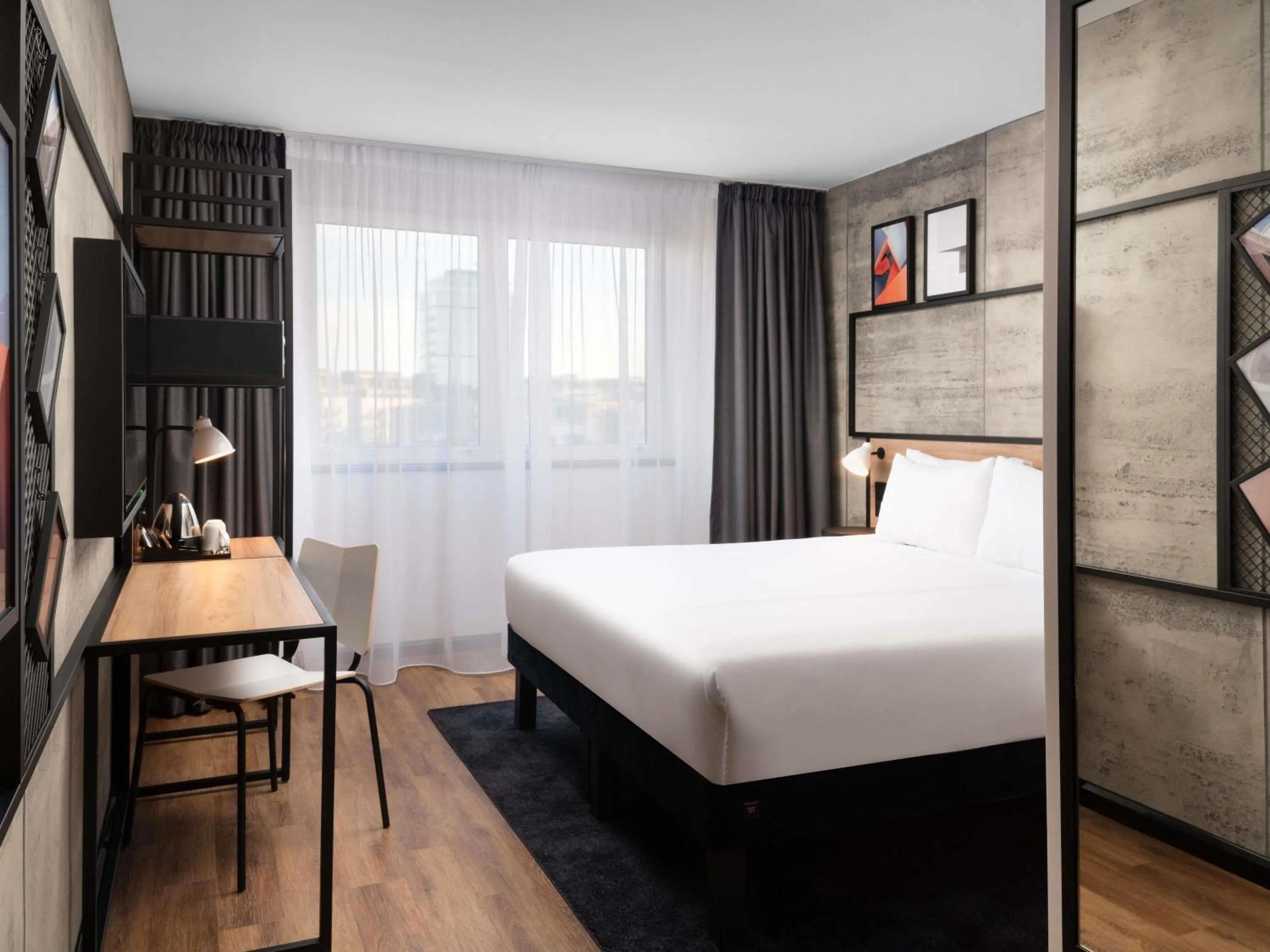 Bedroom, Bed in ibis London Earls Court