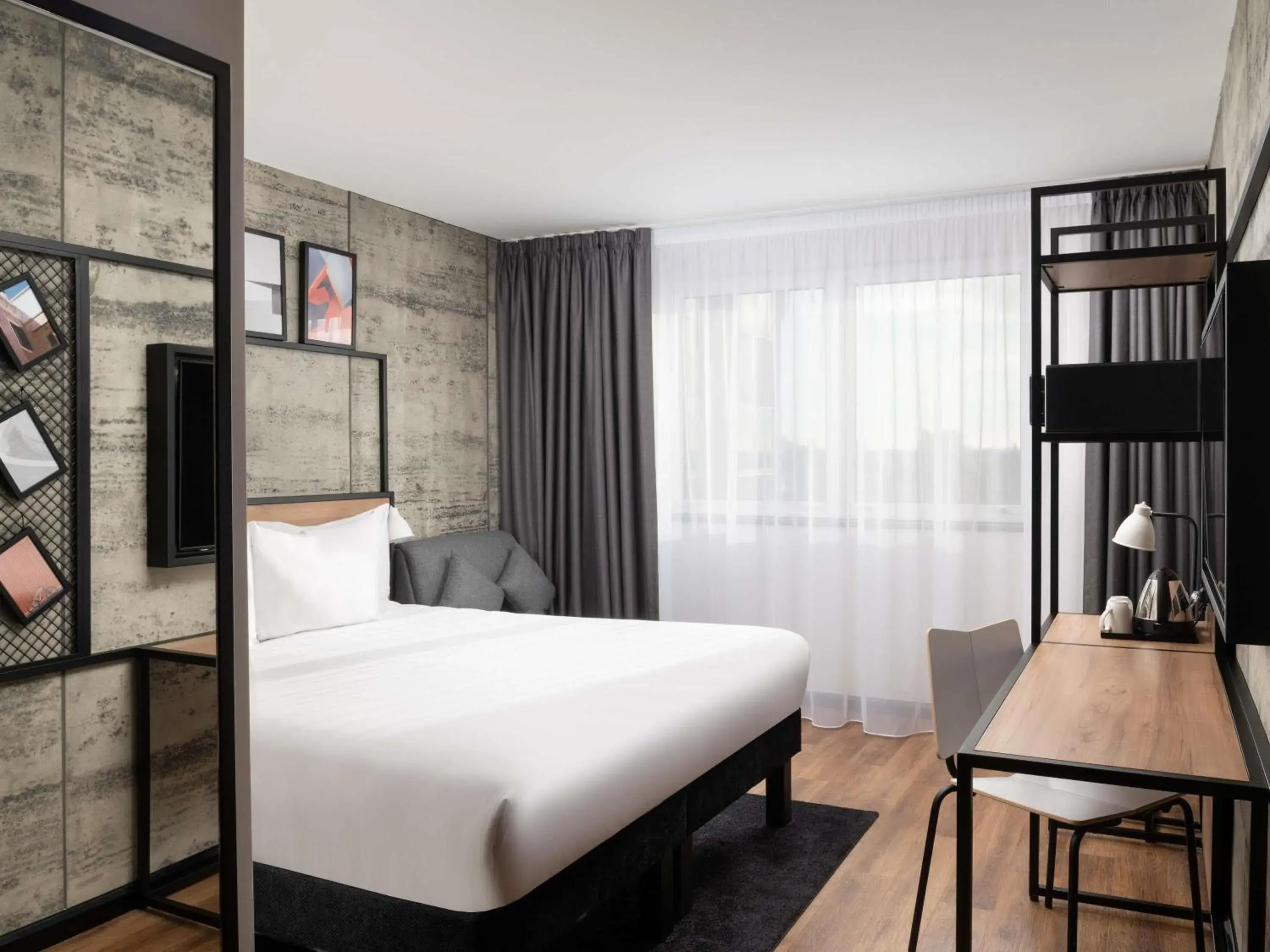 Bedroom, Bed in ibis London Earls Court Bedroom, Bed in ibis London Earls Court