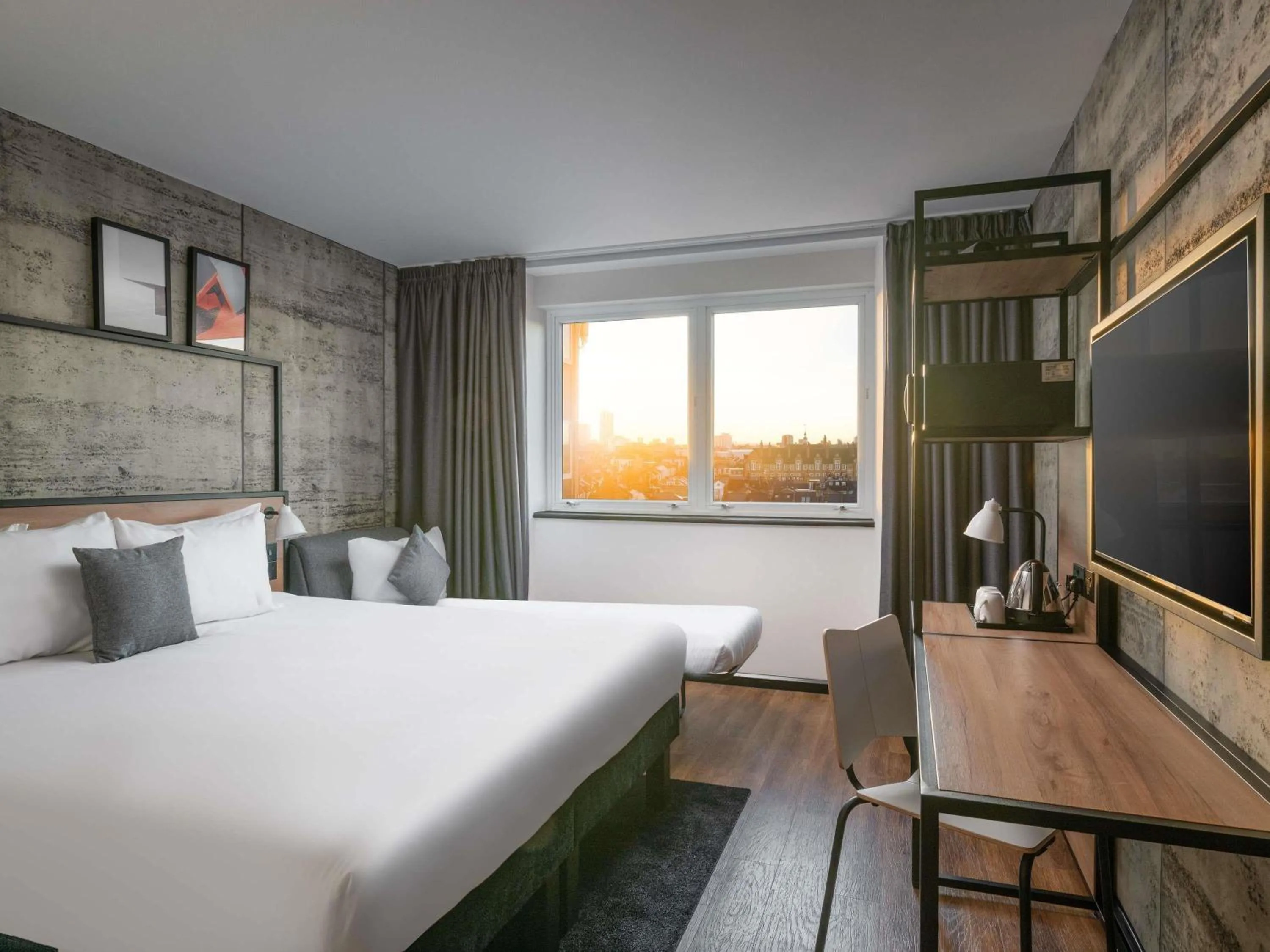 Bedroom, Bed in ibis London Earls Court