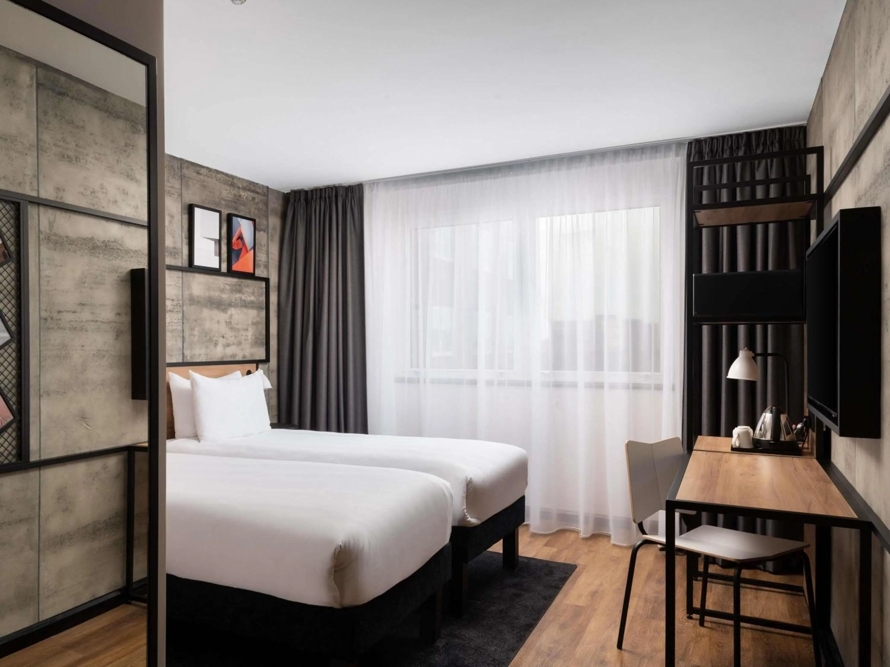 Bedroom, Bed in ibis London Earls Court