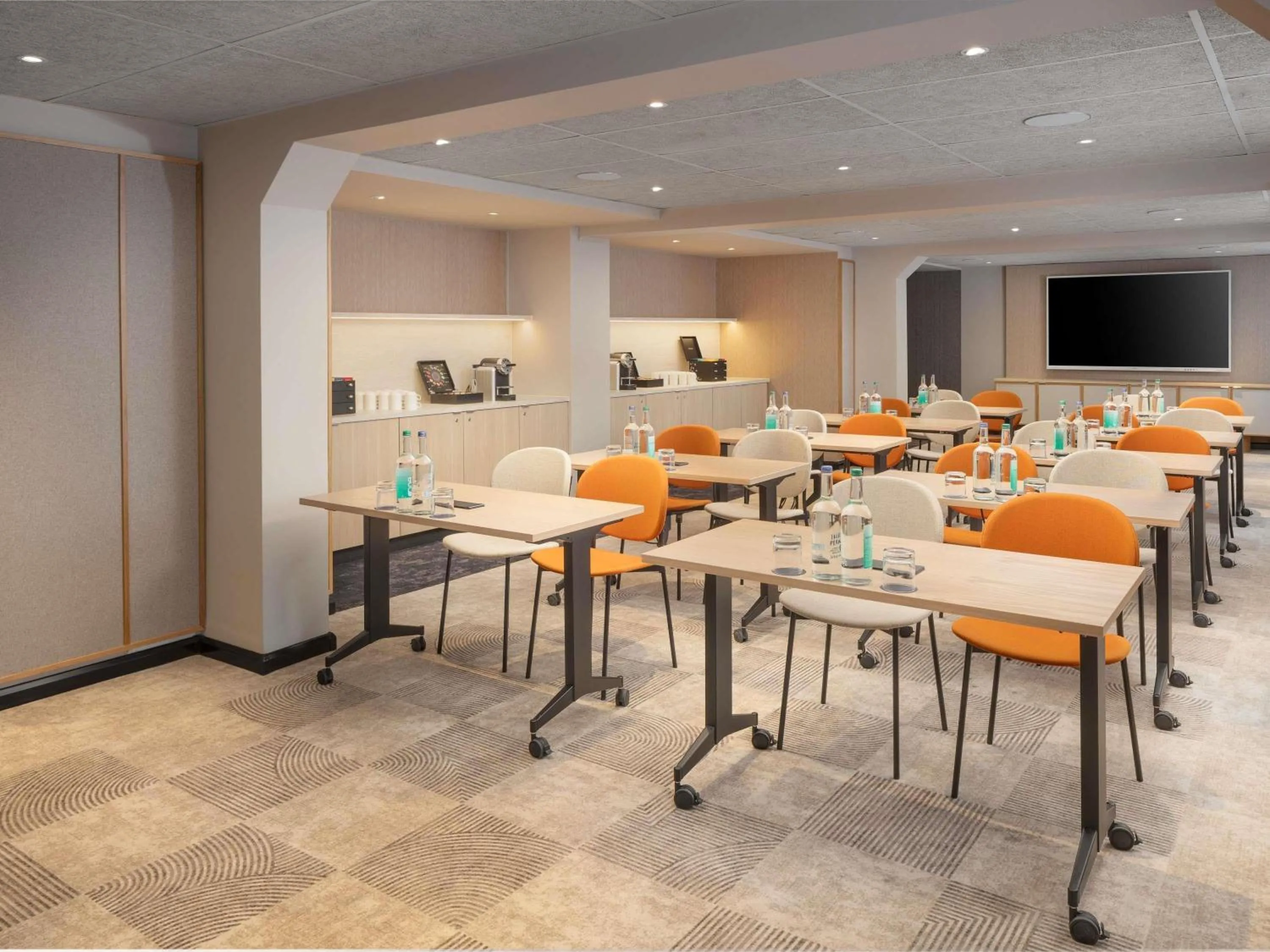 Meeting/conference room in ibis London Earls Court
