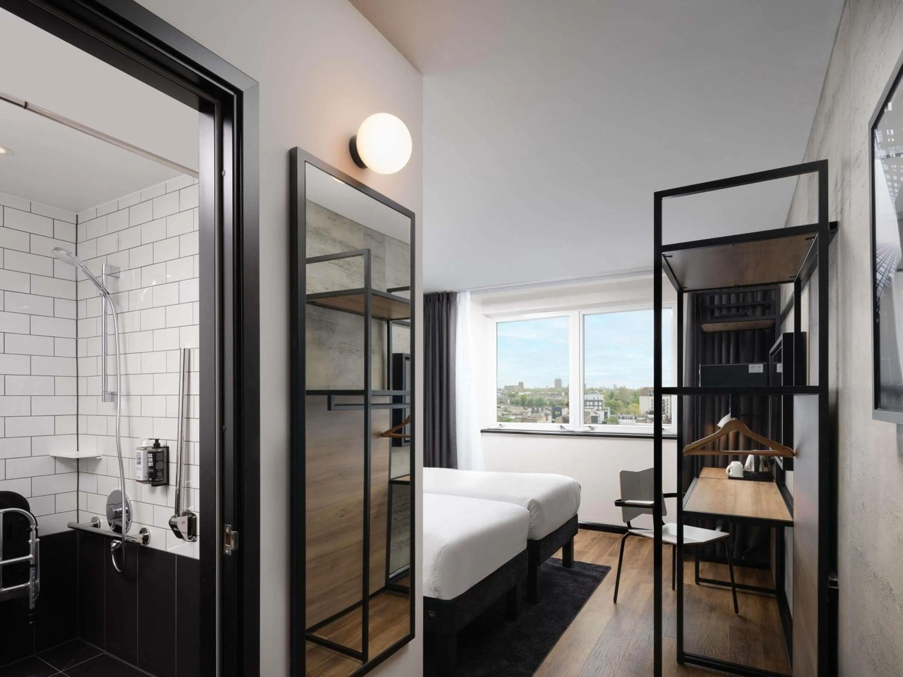 Bedroom, Bed in ibis London Earls Court