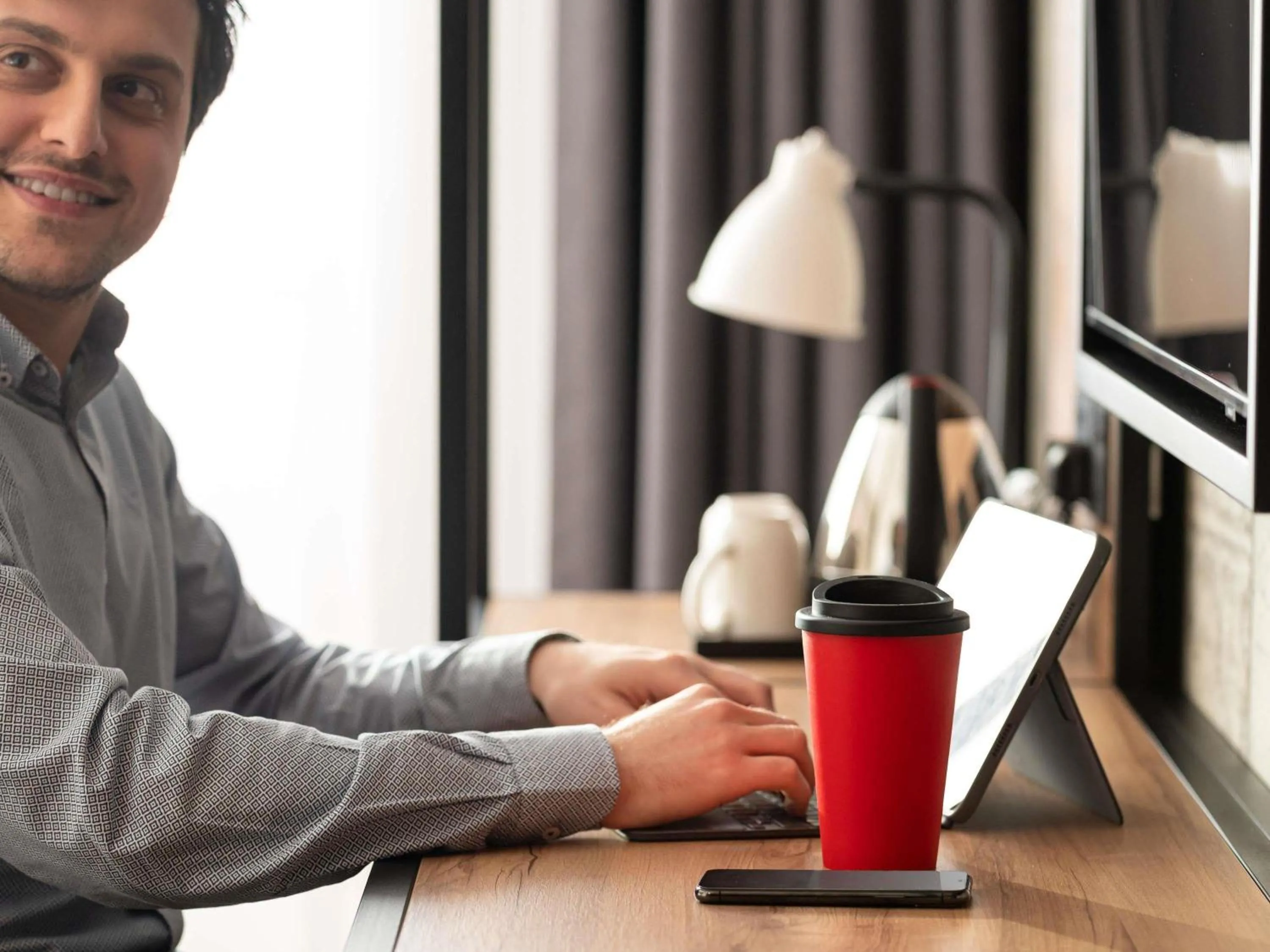 Bedroom in ibis London Earls Court