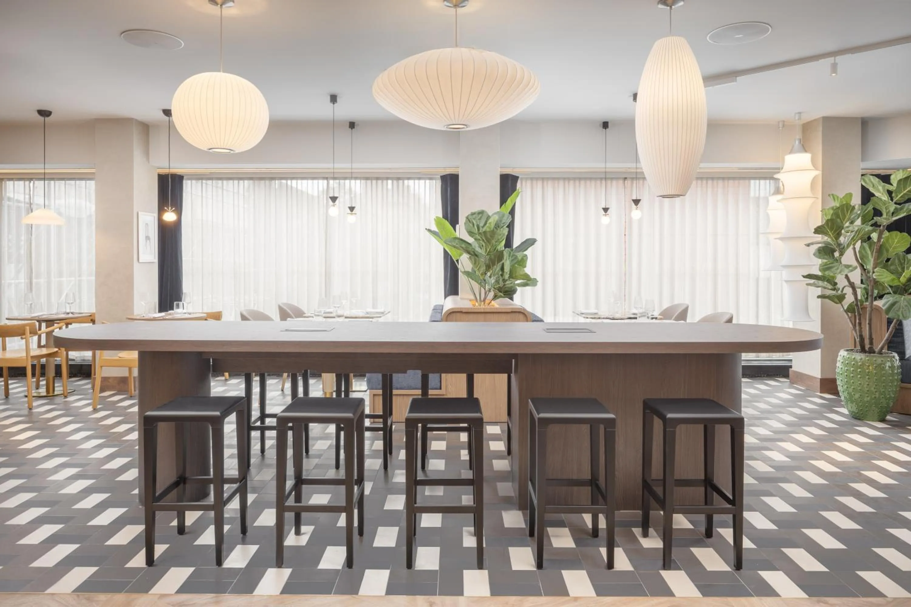 Restaurant/places to eat in ibis London Earls Court