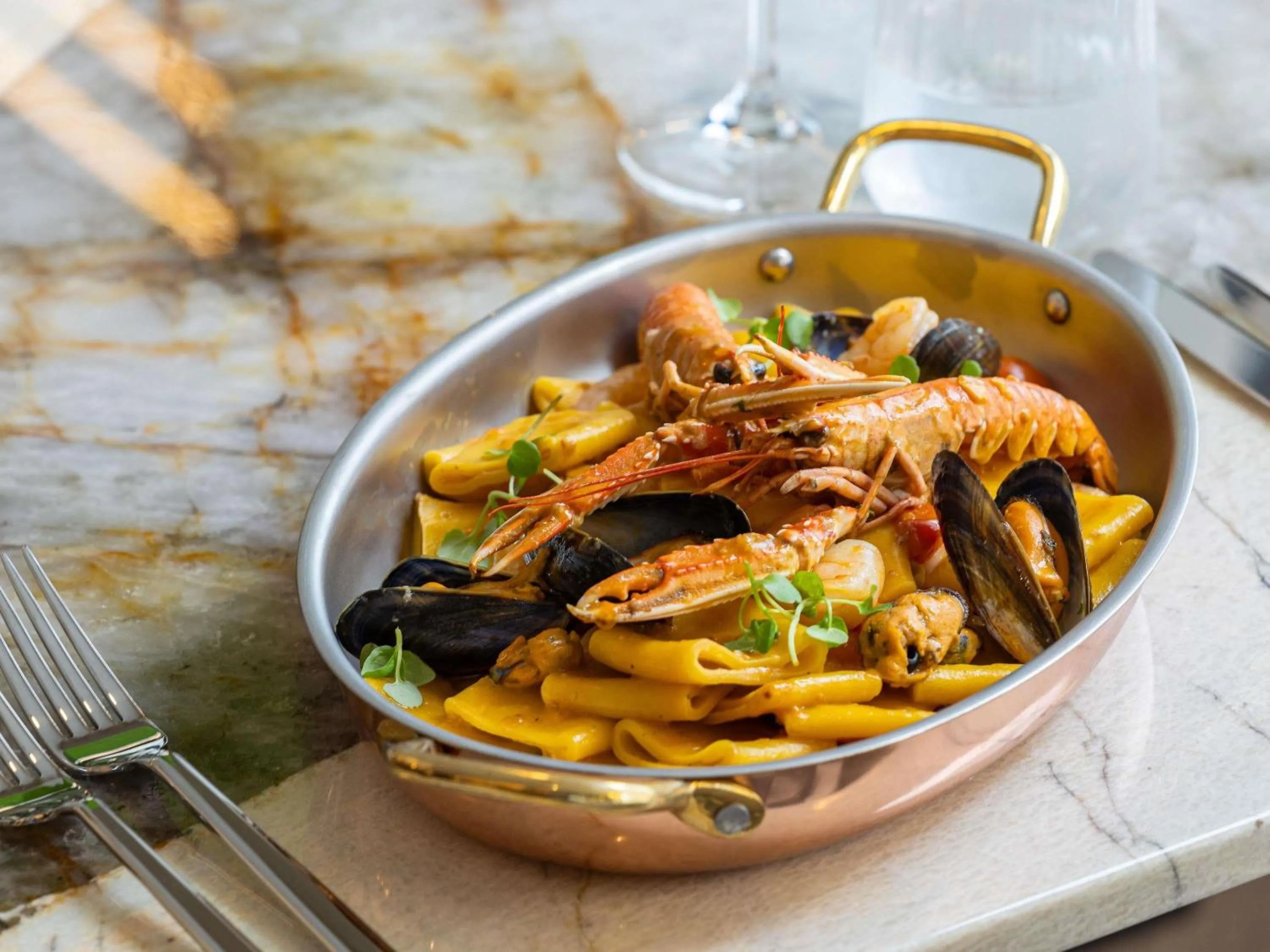 Restaurant/places to eat in ibis London Earls Court