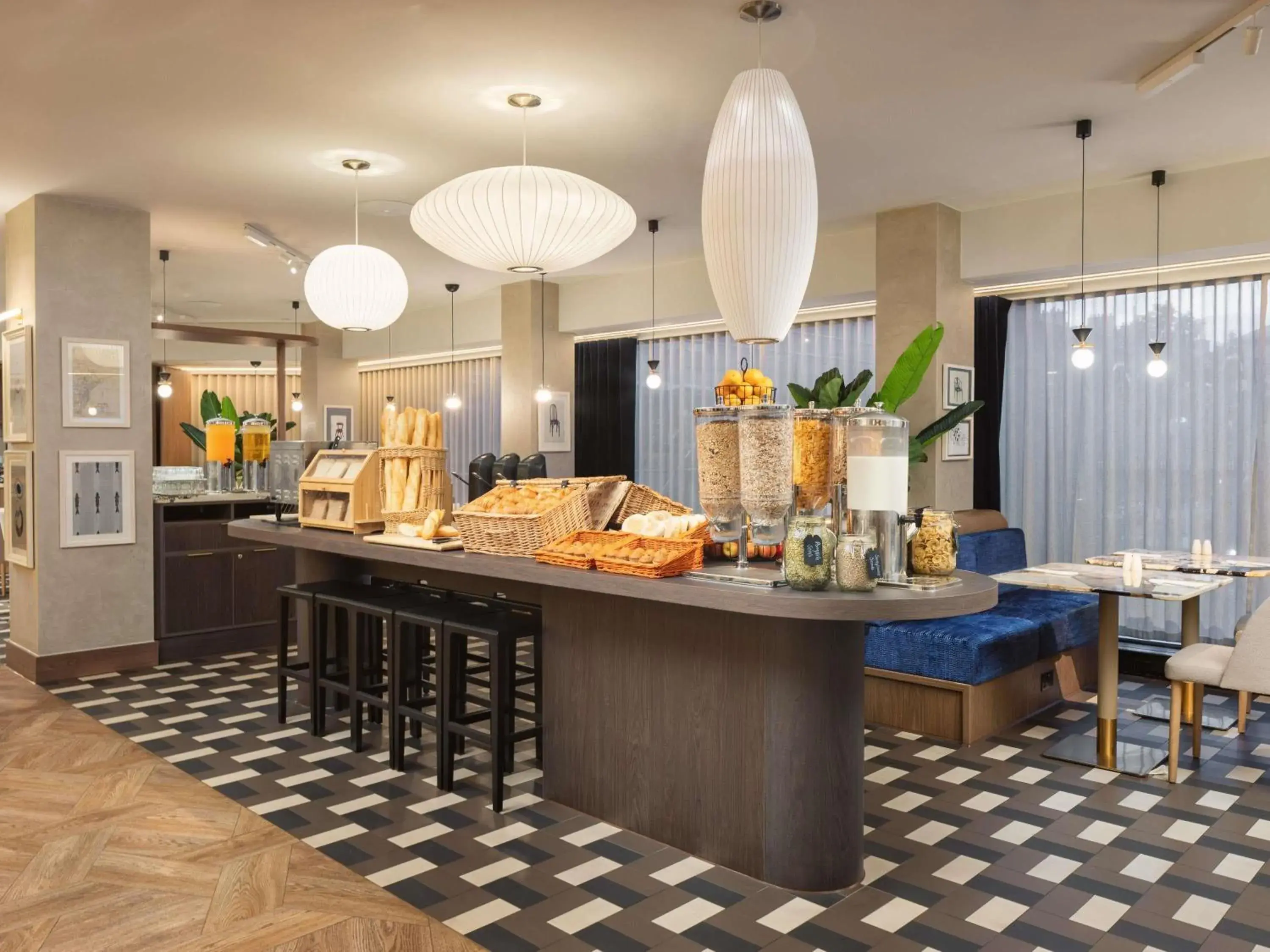 Breakfast in ibis London Earls Court Breakfast in ibis London Earls Court