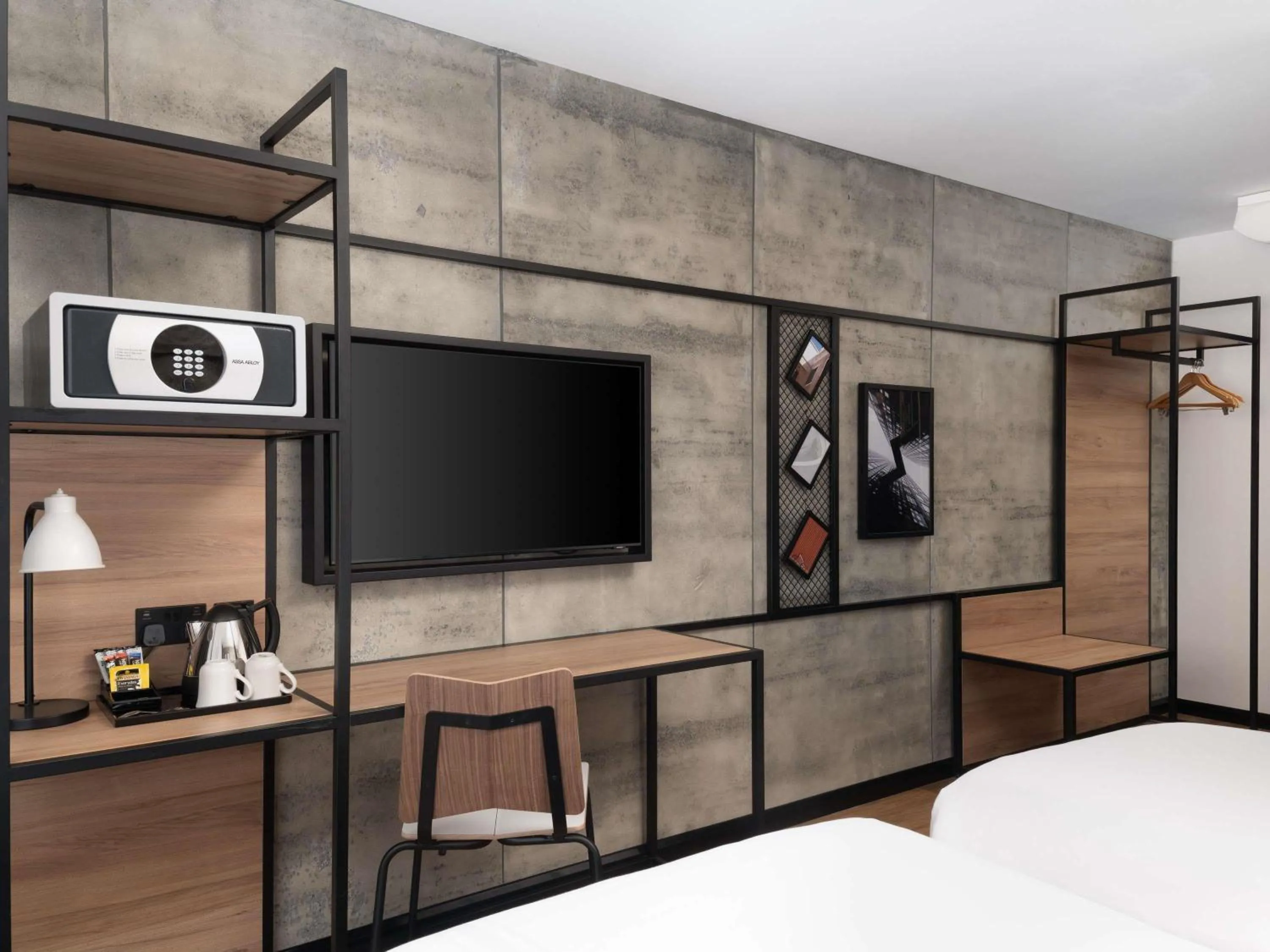 Bedroom, Bed in ibis London Earls Court