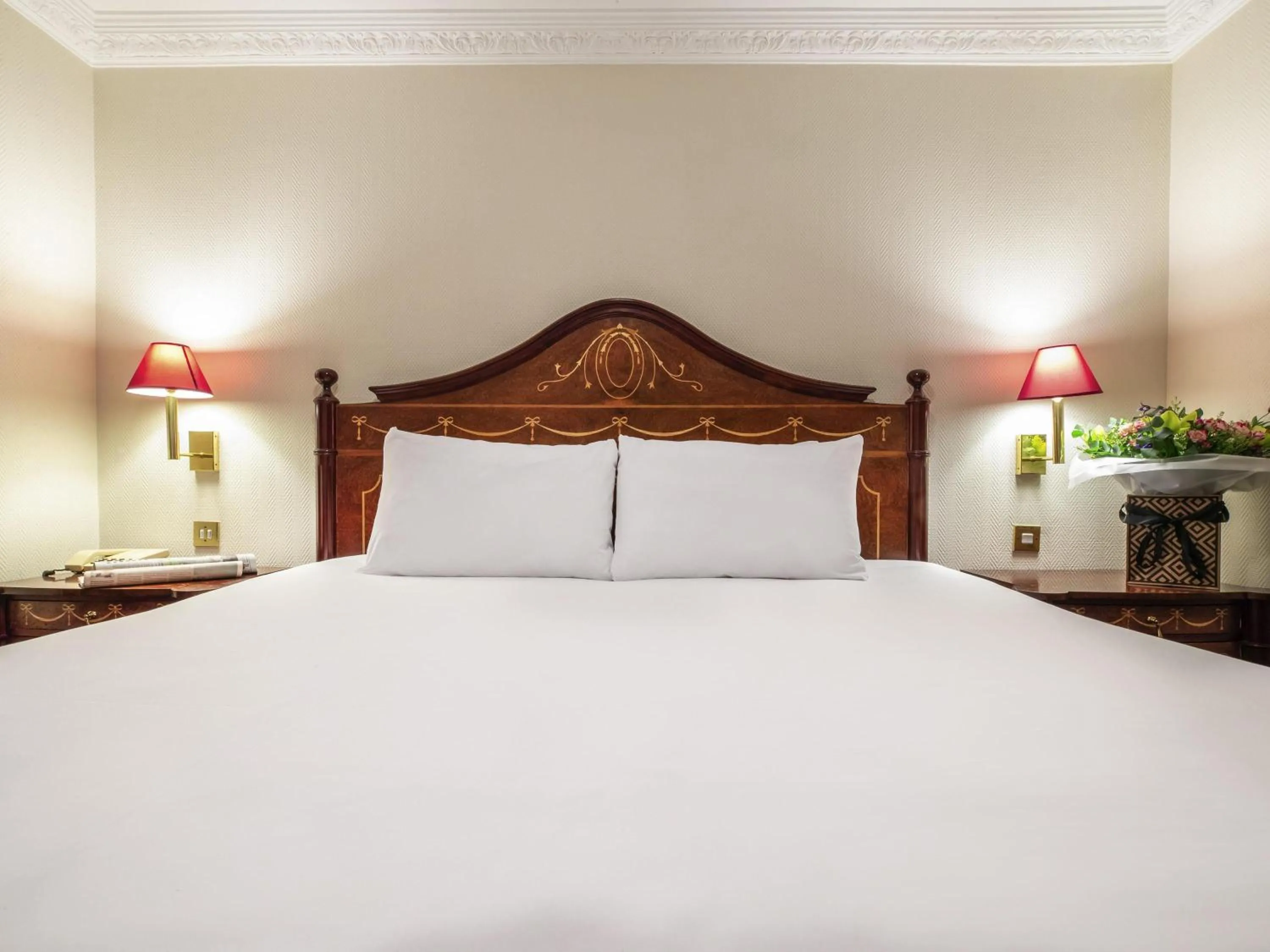 Bedroom, Bed in ibis London Earls Court