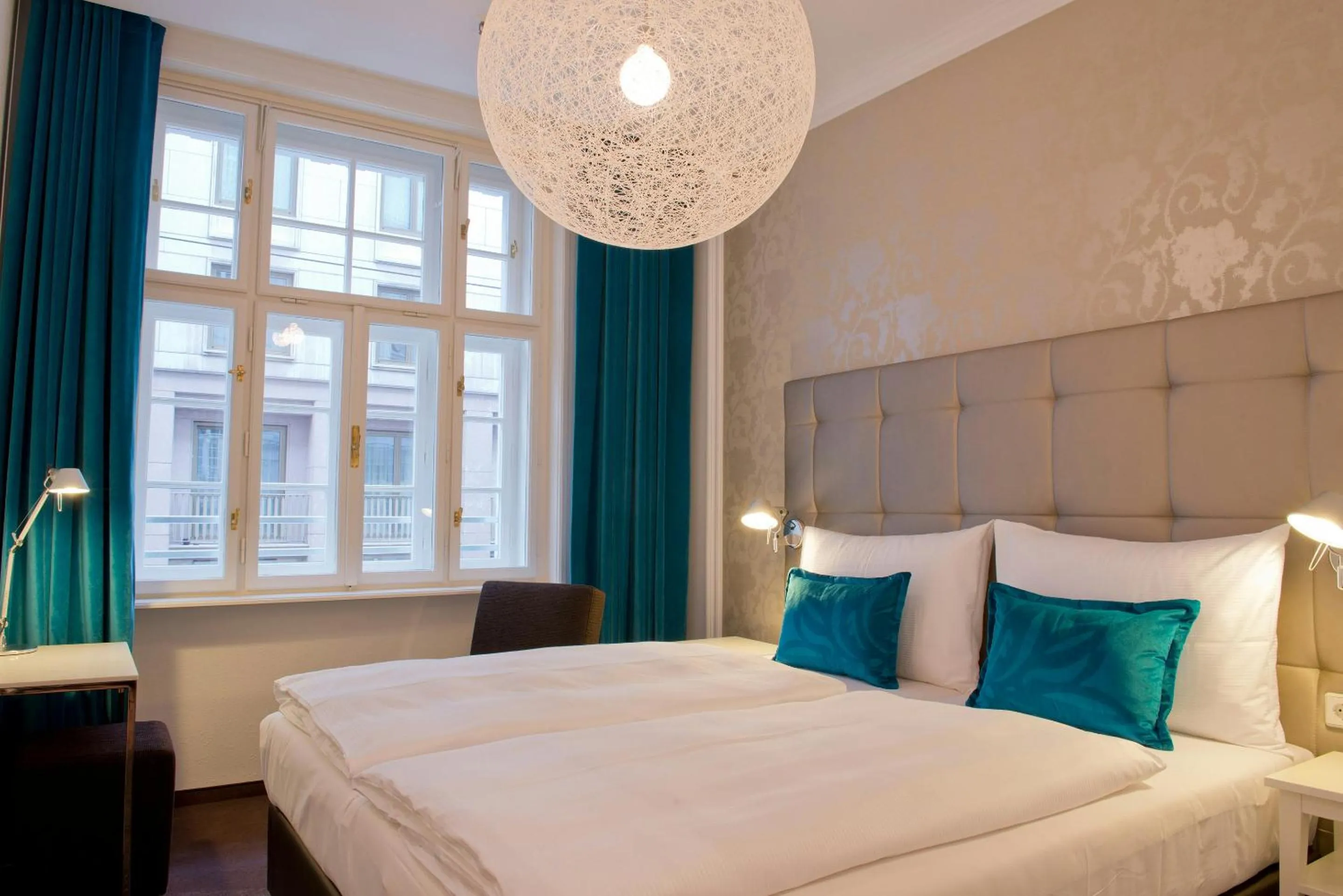 Bedroom, Bed in The Cloud One Wien-Staatsoper