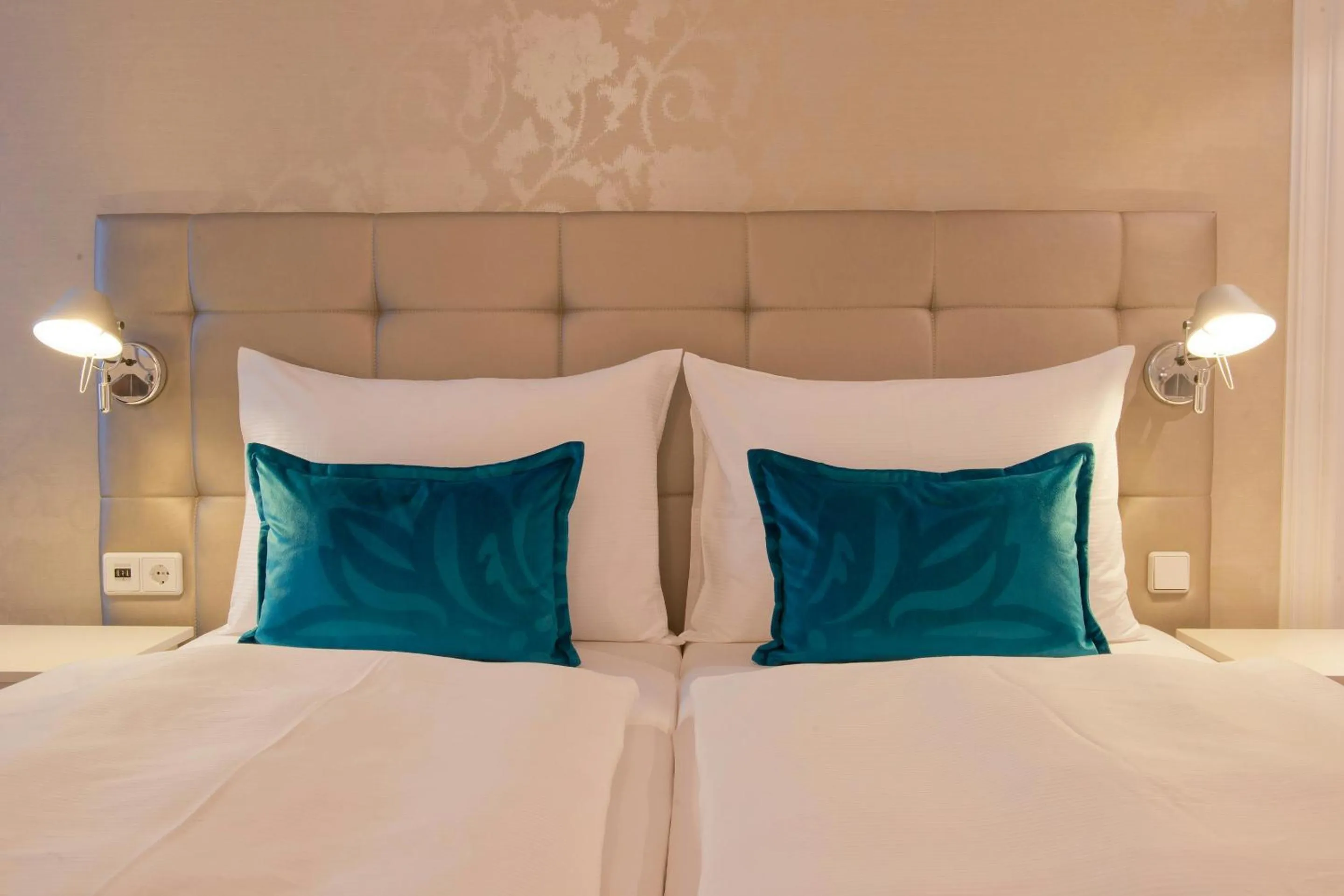 Bedroom, Bed in The Cloud One Wien-Staatsoper