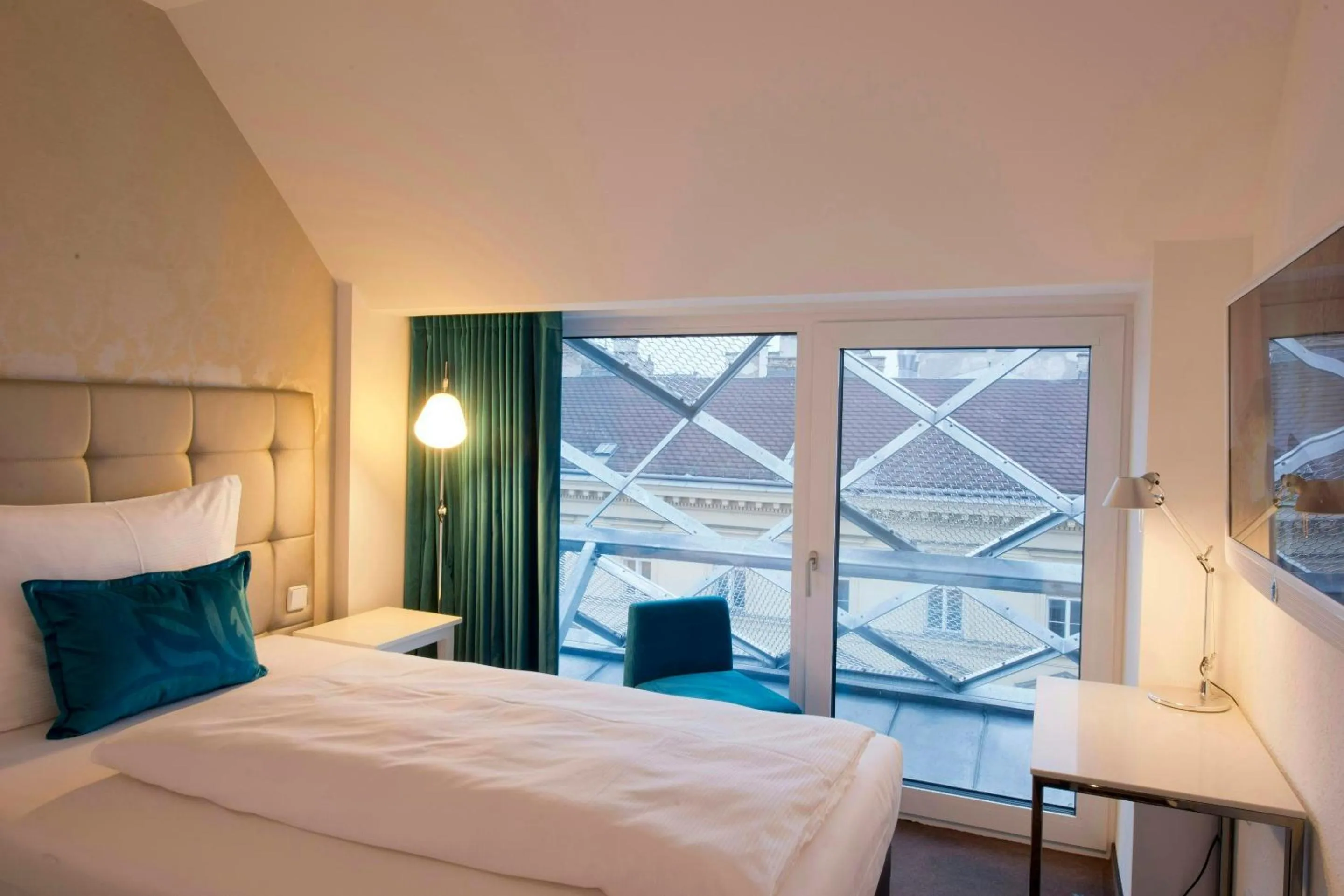 Bedroom, Bed in The Cloud One Wien-Staatsoper