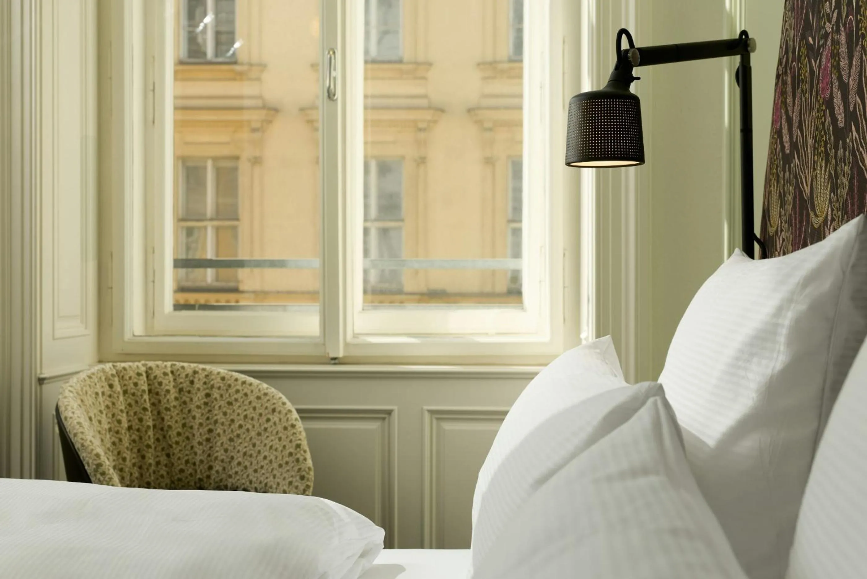Photo of the whole room, Bed in The Cloud One Wien-Staatsoper