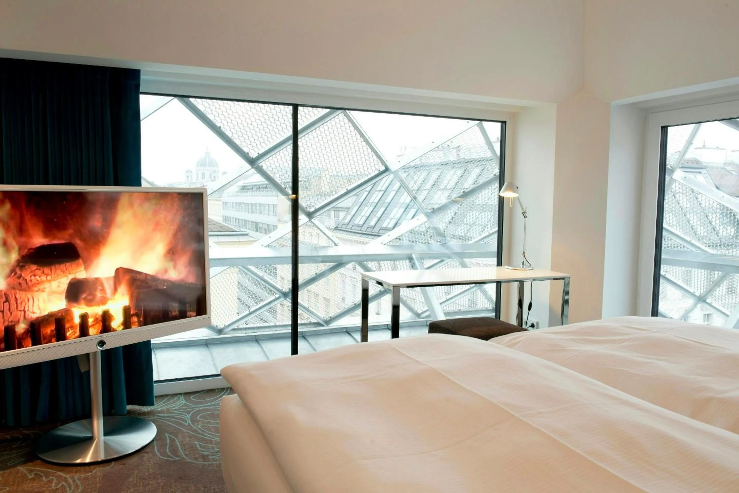 Bedroom, Bed in The Cloud One Wien-Staatsoper