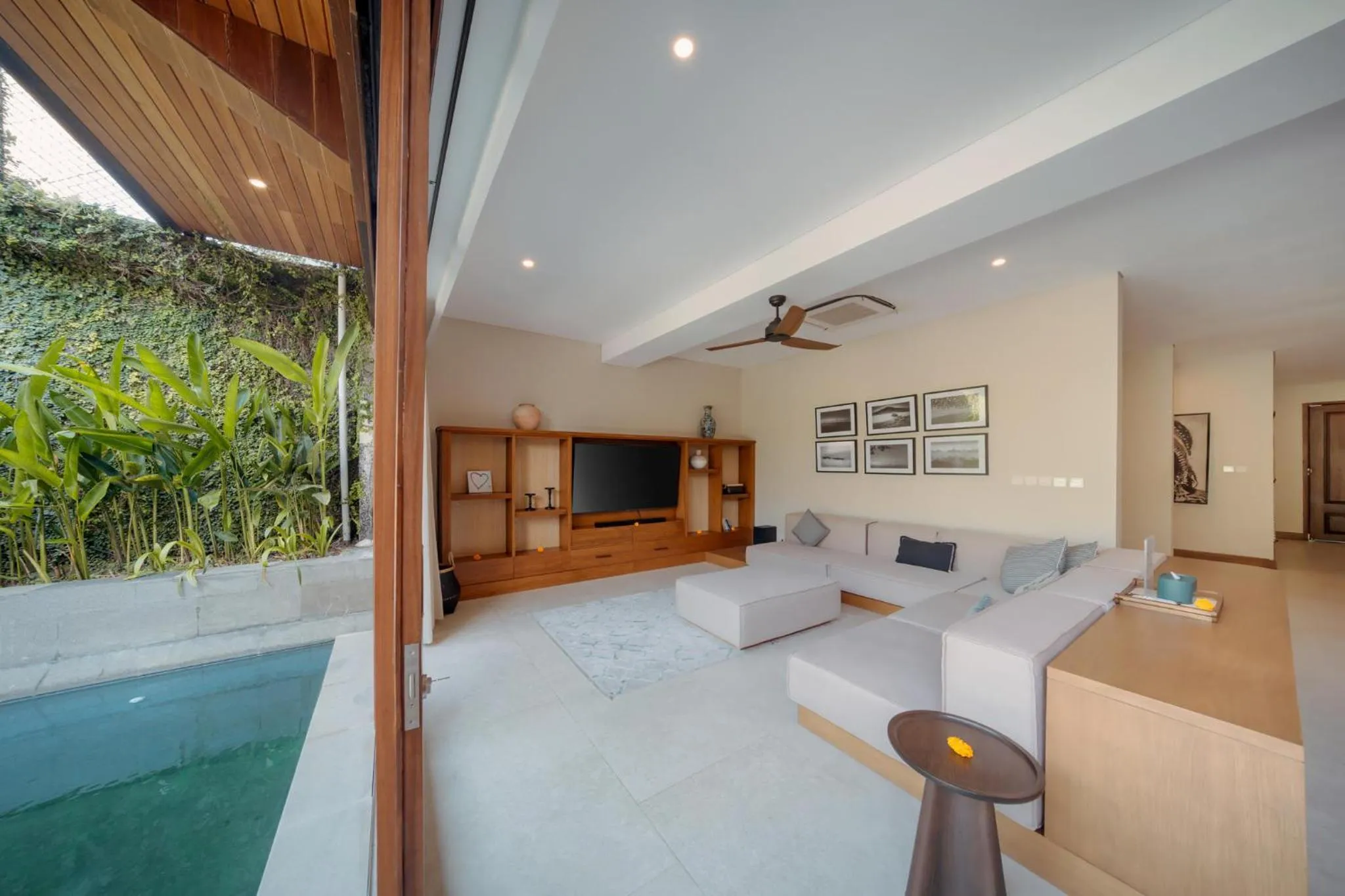 Living room, Bed in Kolila Villa Seminyak by Ini Vie Hospitality