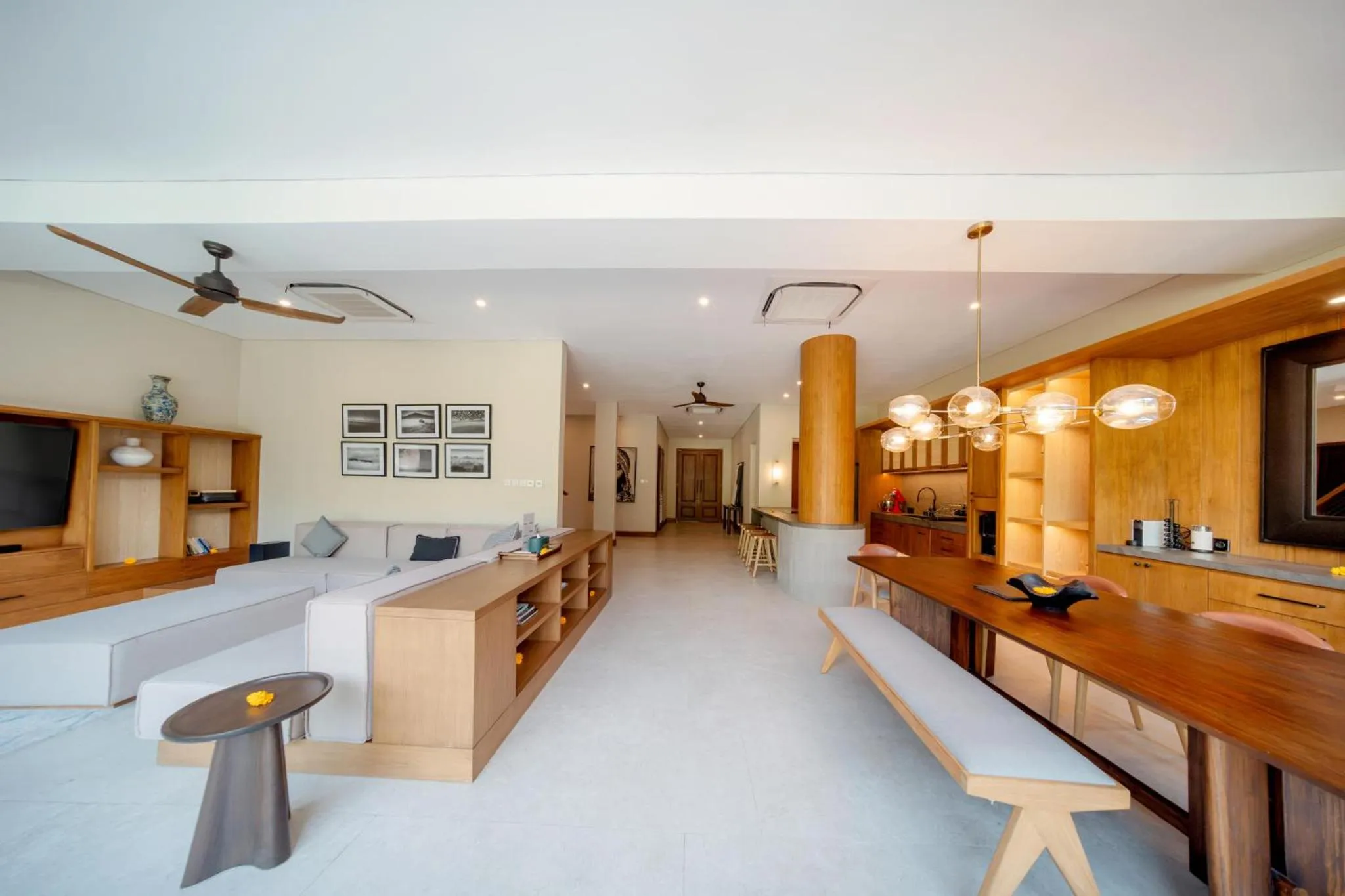 Living room, Bed in Kolila Villa Seminyak by Ini Vie Hospitality
