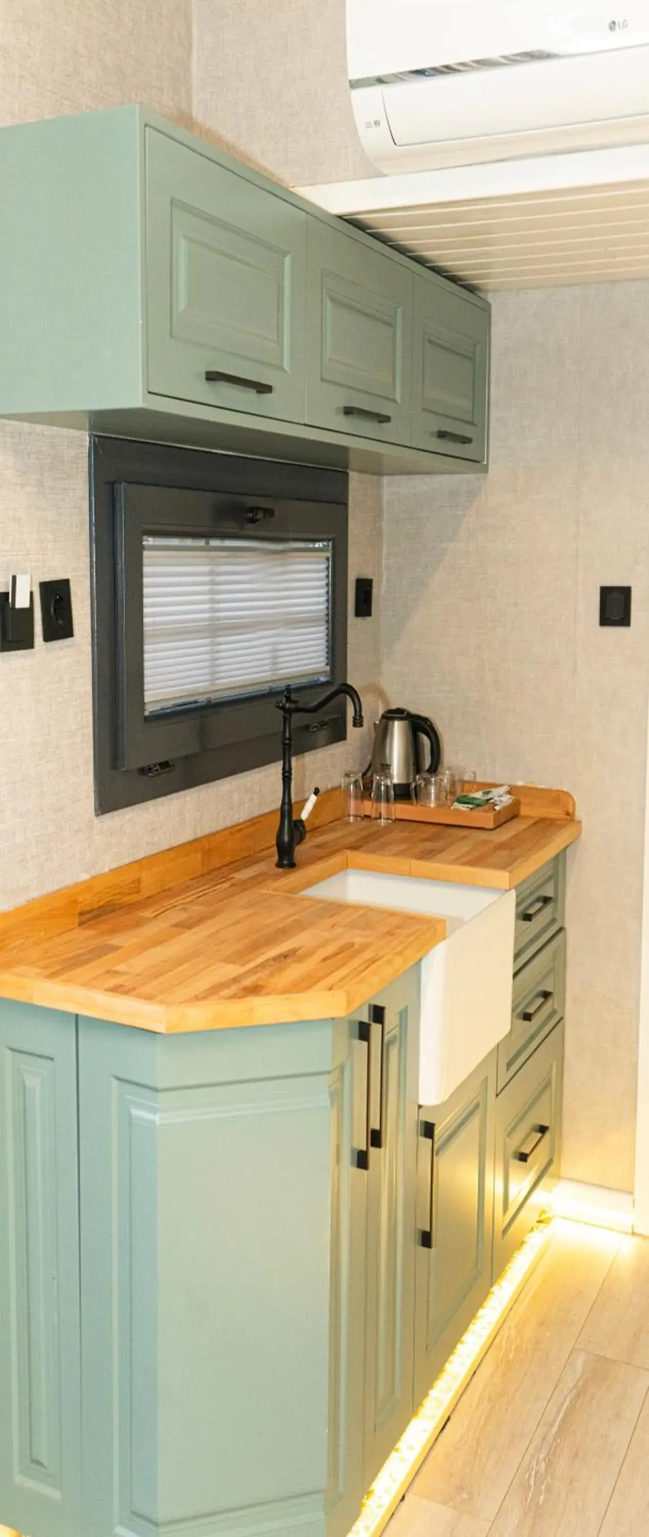 River Side TinyHouse River Side TinyHouse